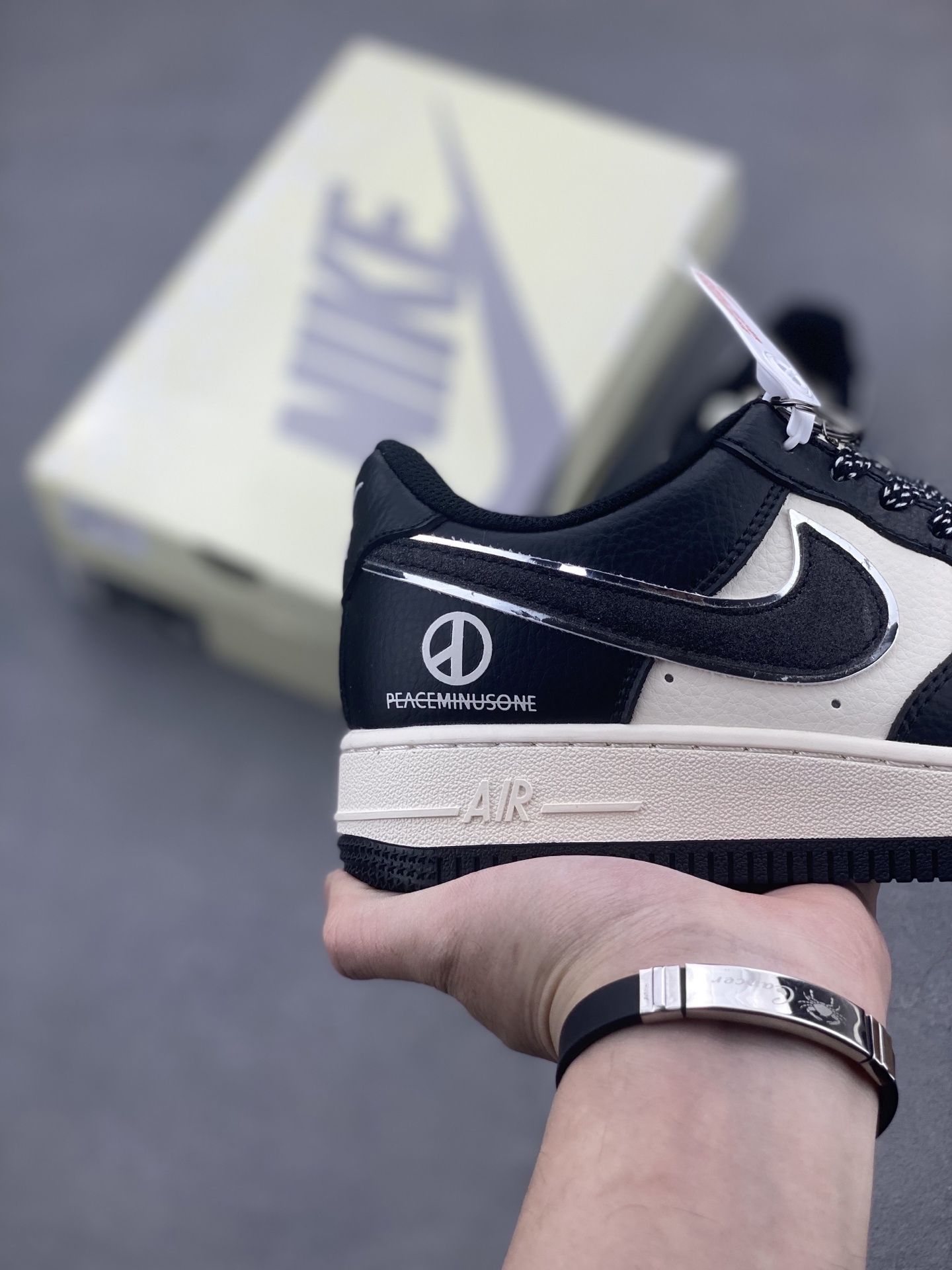 Nike Air Force 1 '07 Low G-Dragon PEACEMINUSONE Collaboration Sneakers 6 i1742057930930 8284 0 4