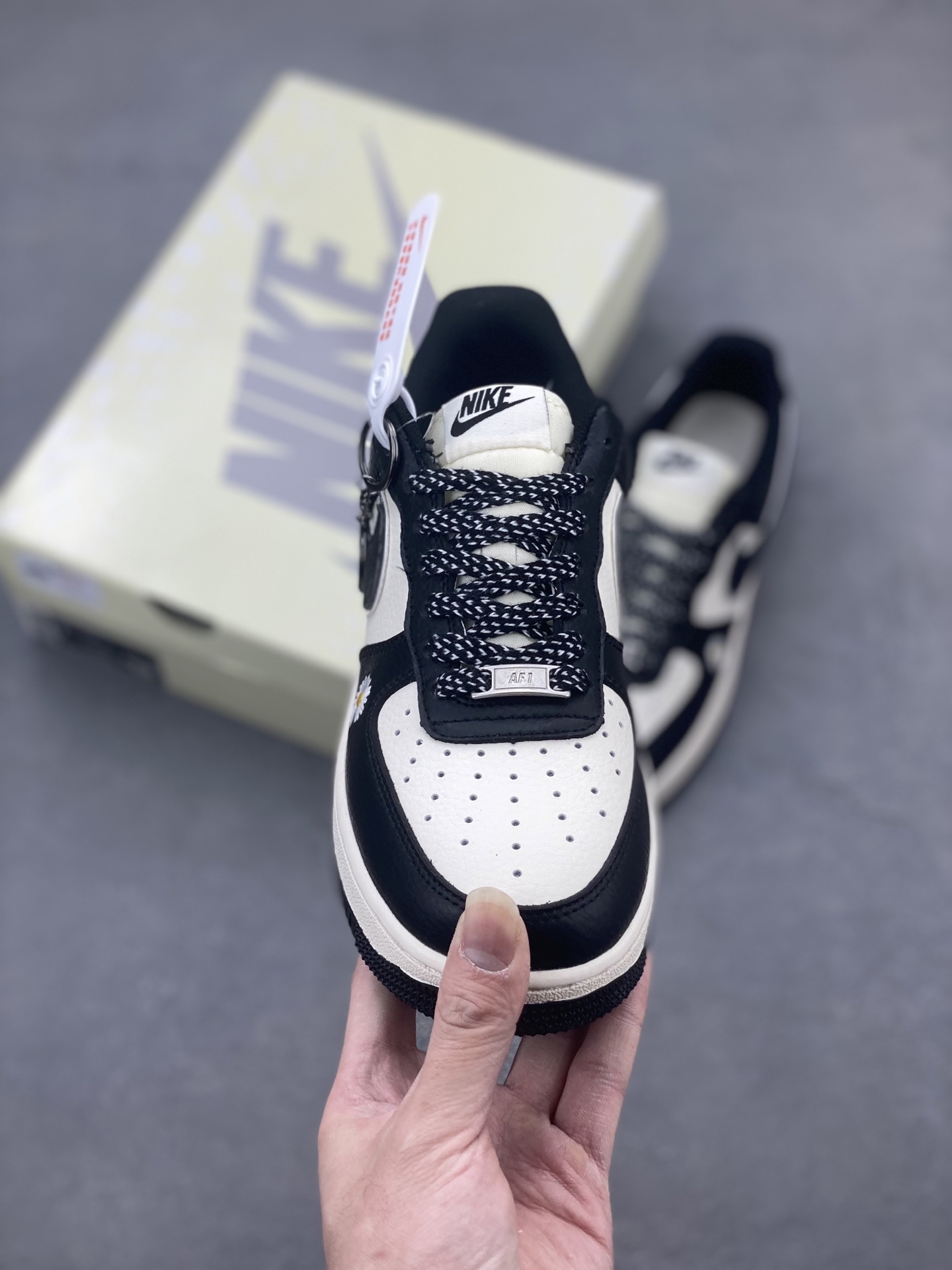 Nike Air Force 1 '07 Low G-Dragon PEACEMINUSONE Collaboration Sneakers 3 i1742057930944 8100 0 1