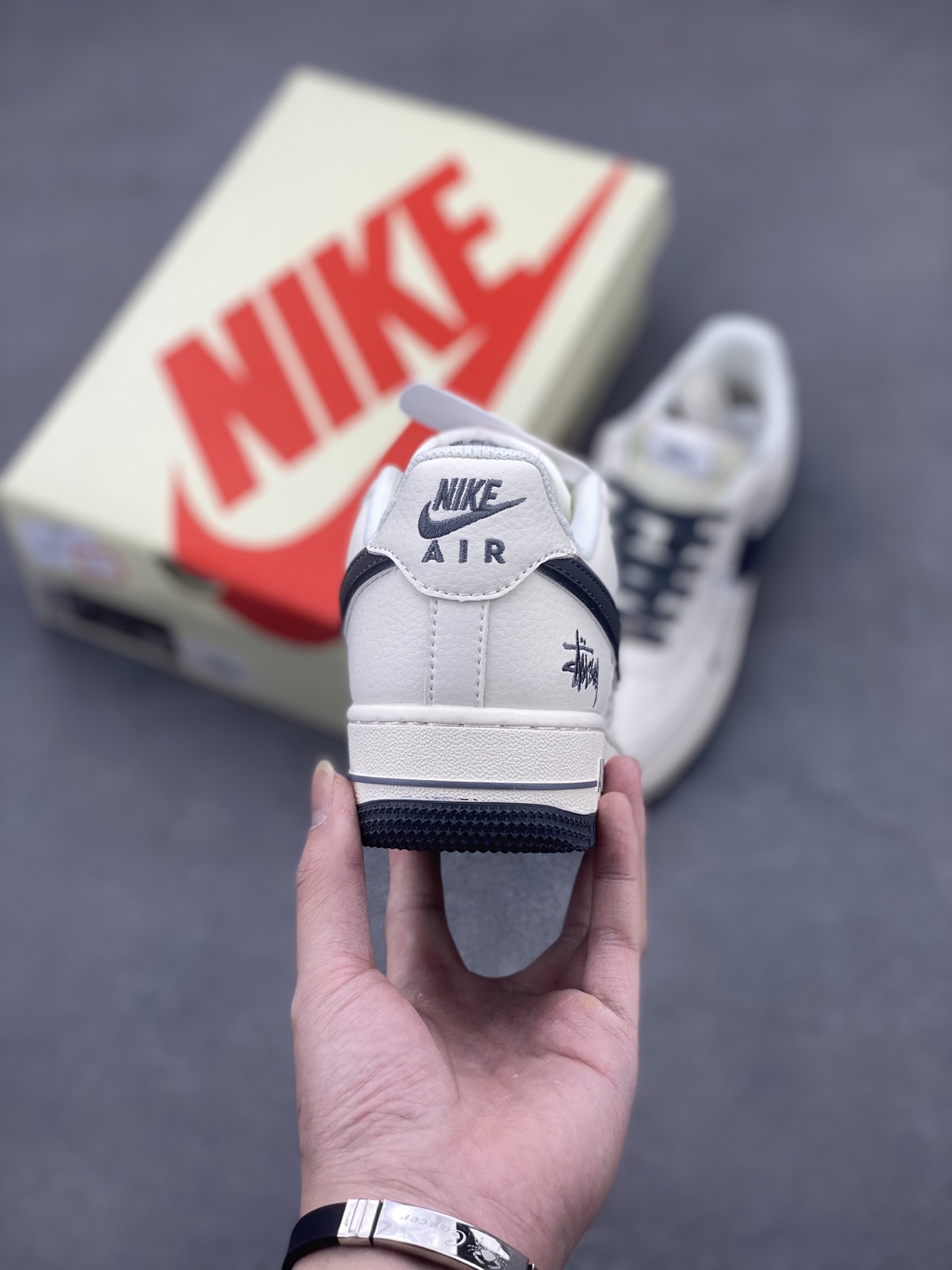 Nike Air Force 1 '07 Low Stussy Collaboration Sneakers - Limited Edition 5 i1742058182354 7581 0 3
