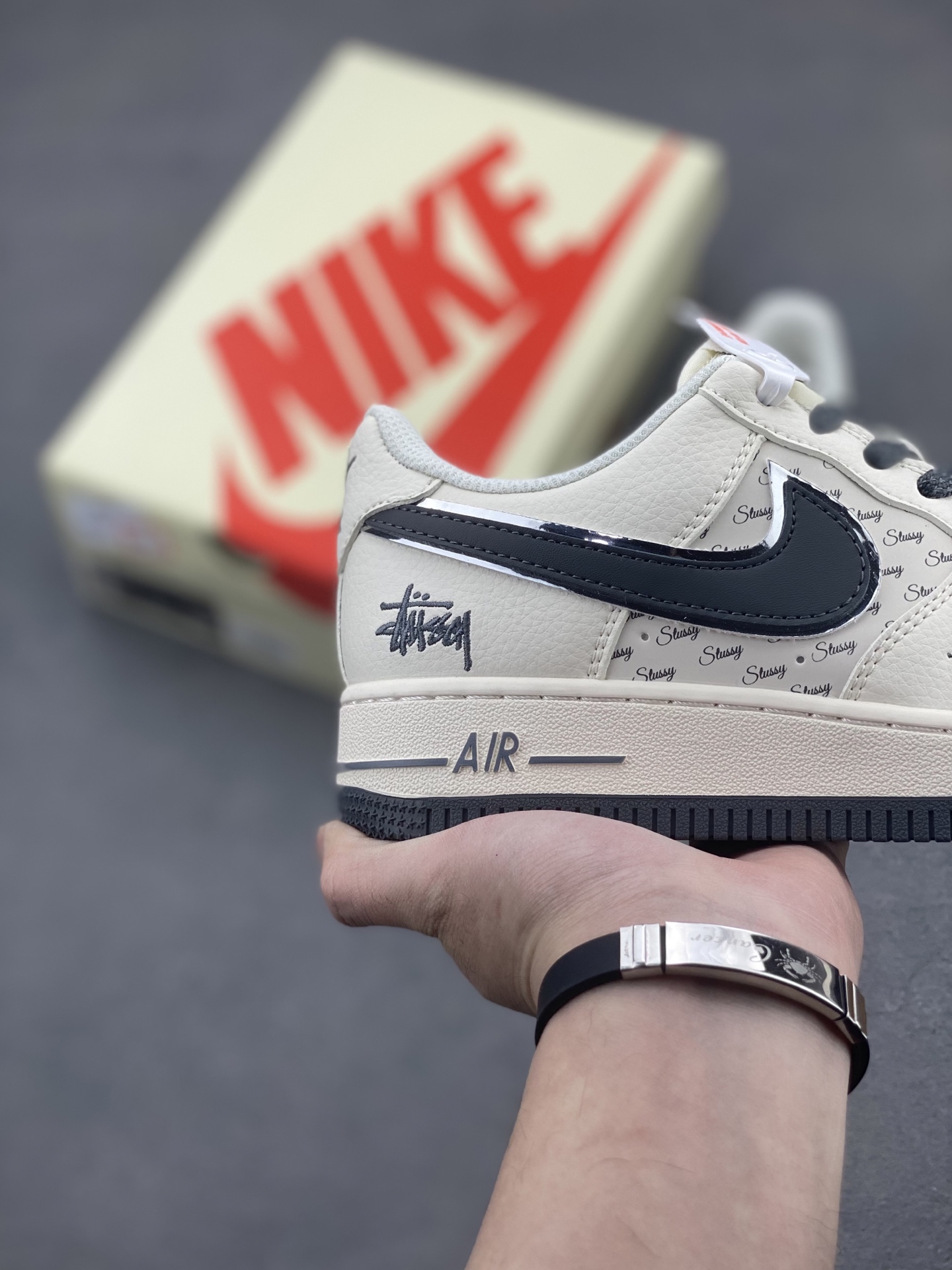 Nike Air Force 1 '07 Low Stussy Collaboration Sneakers - Limited Edition 6 i1742058185056 797 0 4