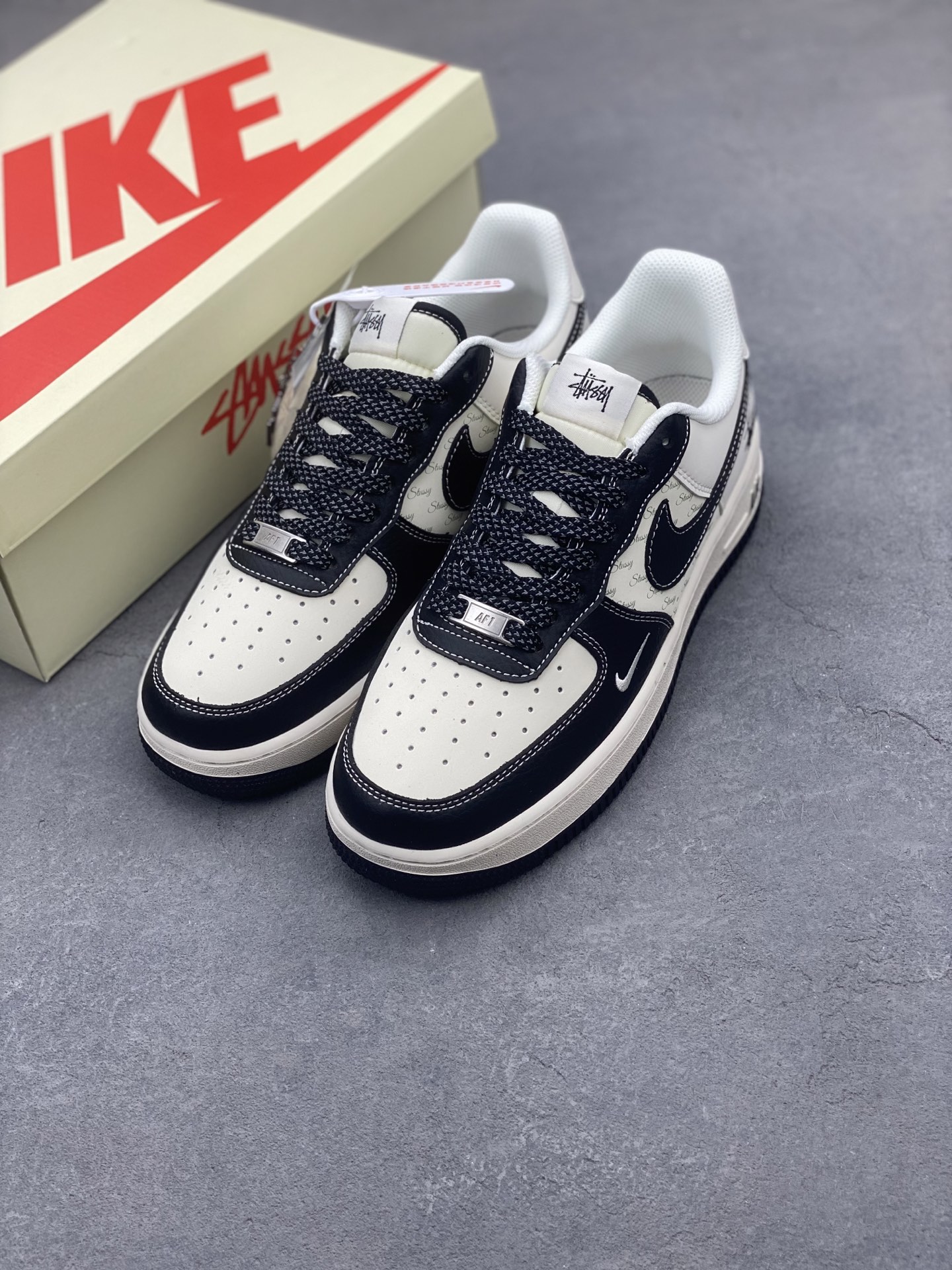 Nike Air Force 1 '07 Low Stussy Collab Black White Leather Sneakers 9 i1742058241013 6949 0 7