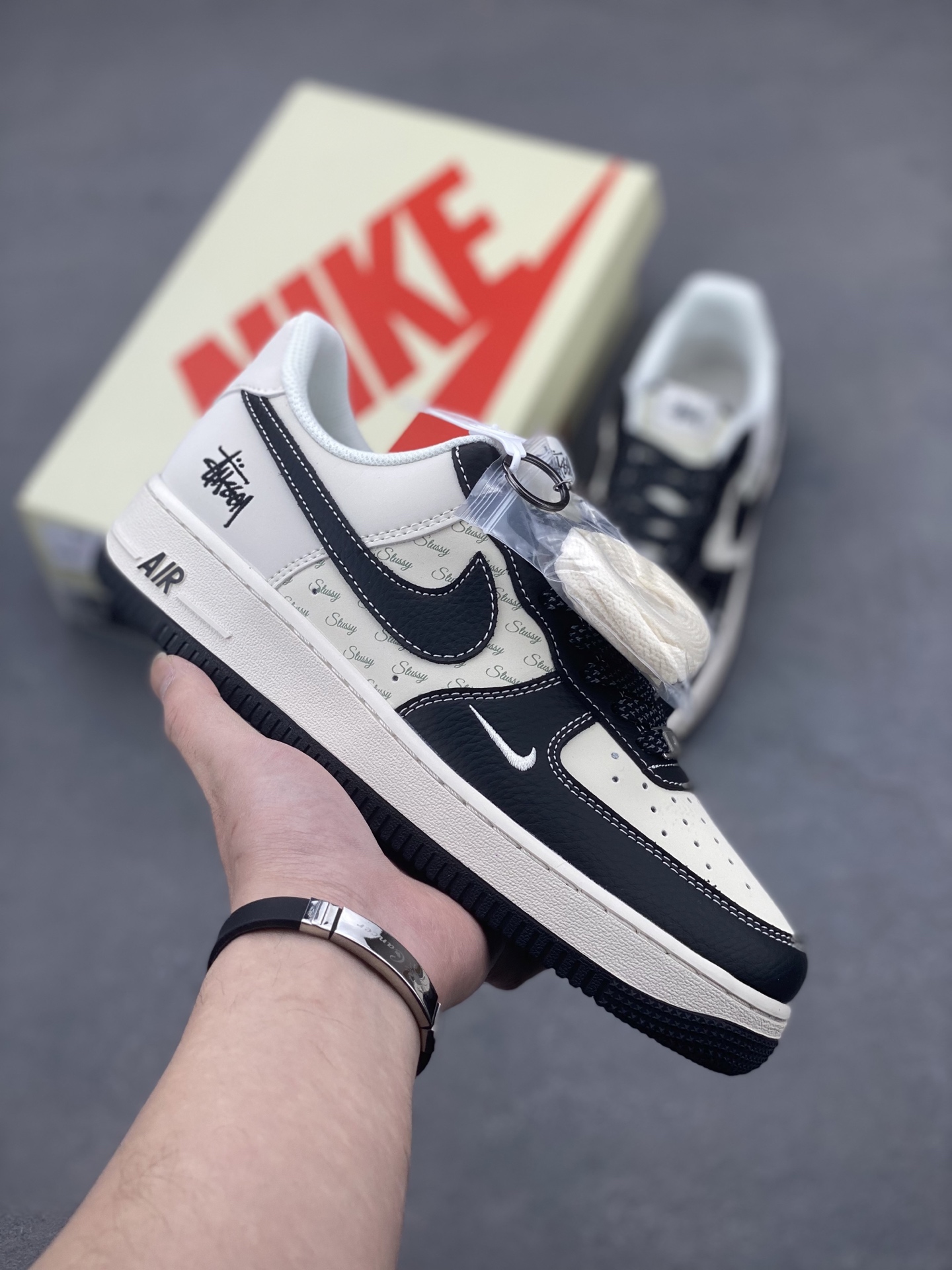 Nike Air Force 1 '07 Low Stussy Collab Black White Leather Sneakers 2 i1742058241084 2878 0 0