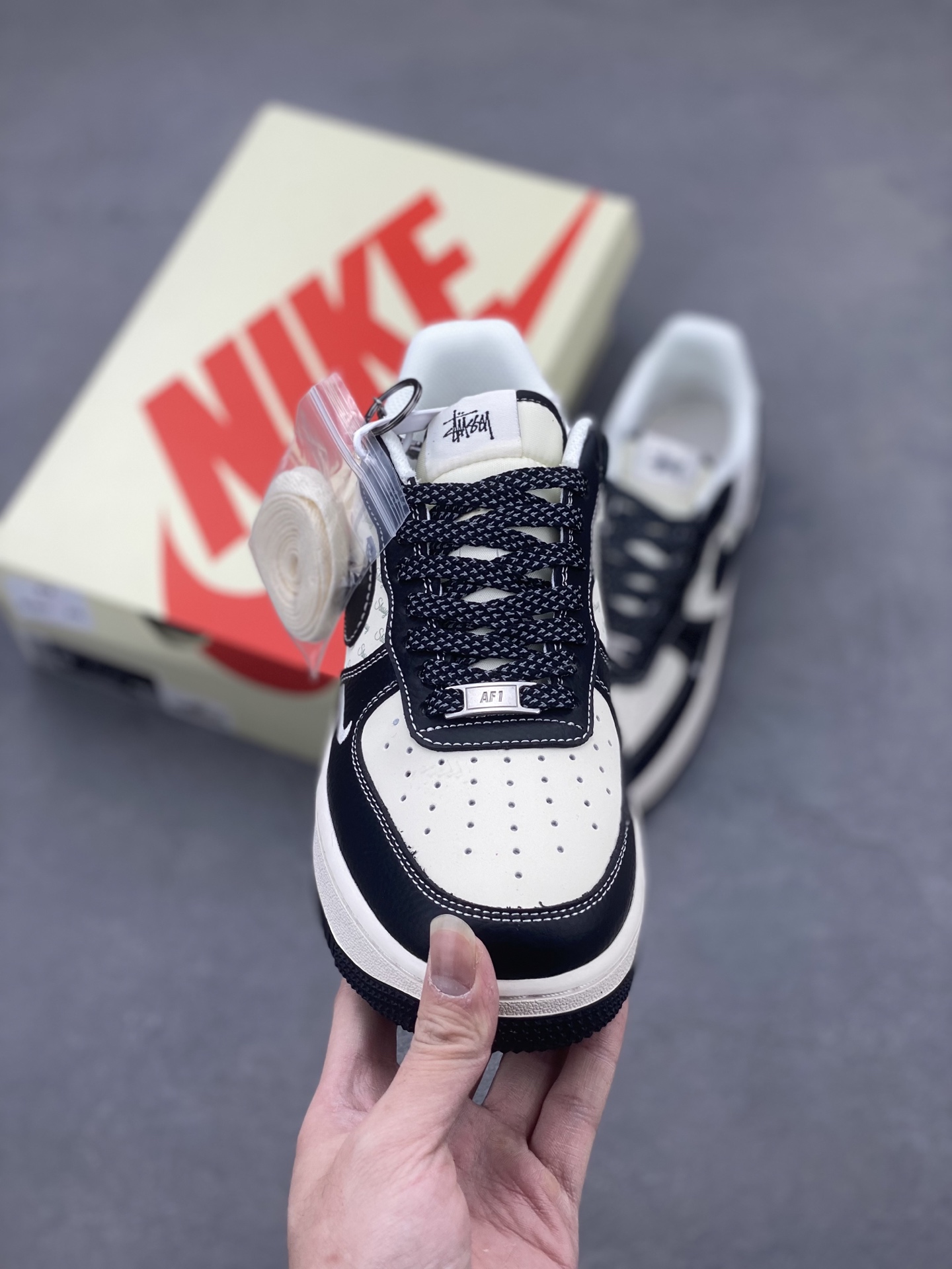 Nike Air Force 1 '07 Low Stussy Collab Black White Leather Sneakers 3 i1742058241090 9242 0 1