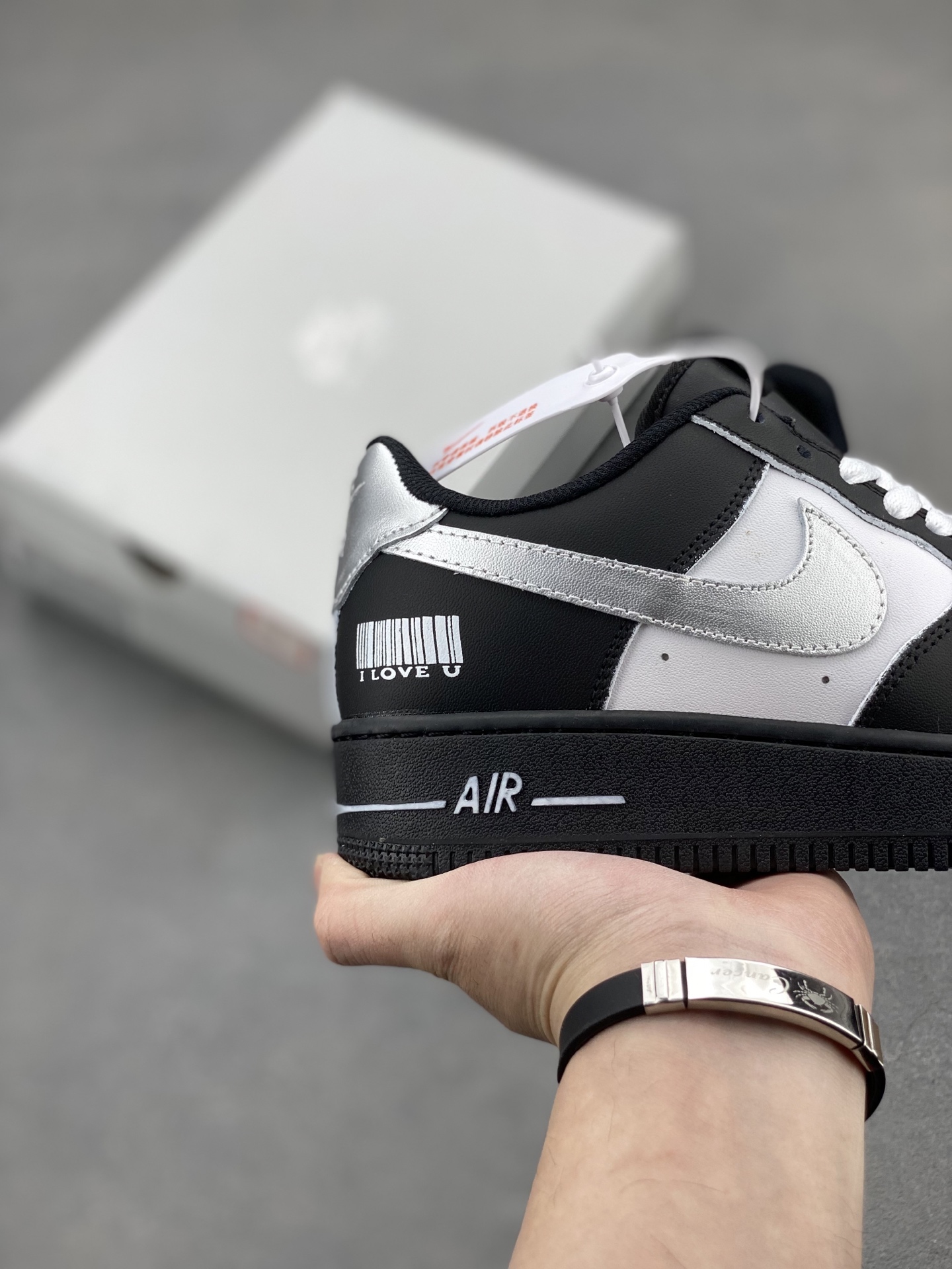 Nike Air Force 1 '07 Low Black/White Limited Edition Sneakers 6 i1742058355306 5350 0 4