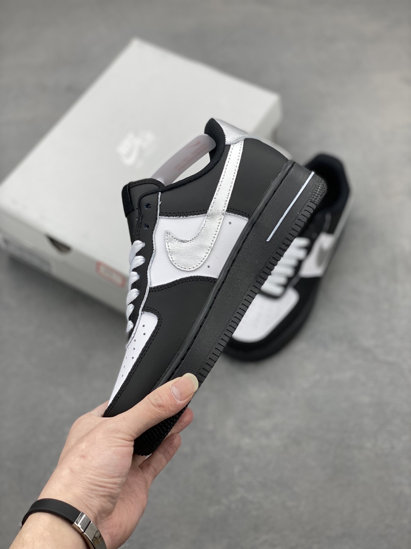 Nike Air Force 1 '07 Low Black/White Limited Edition Sneakers 4 i1742058355424 8888 0 2
