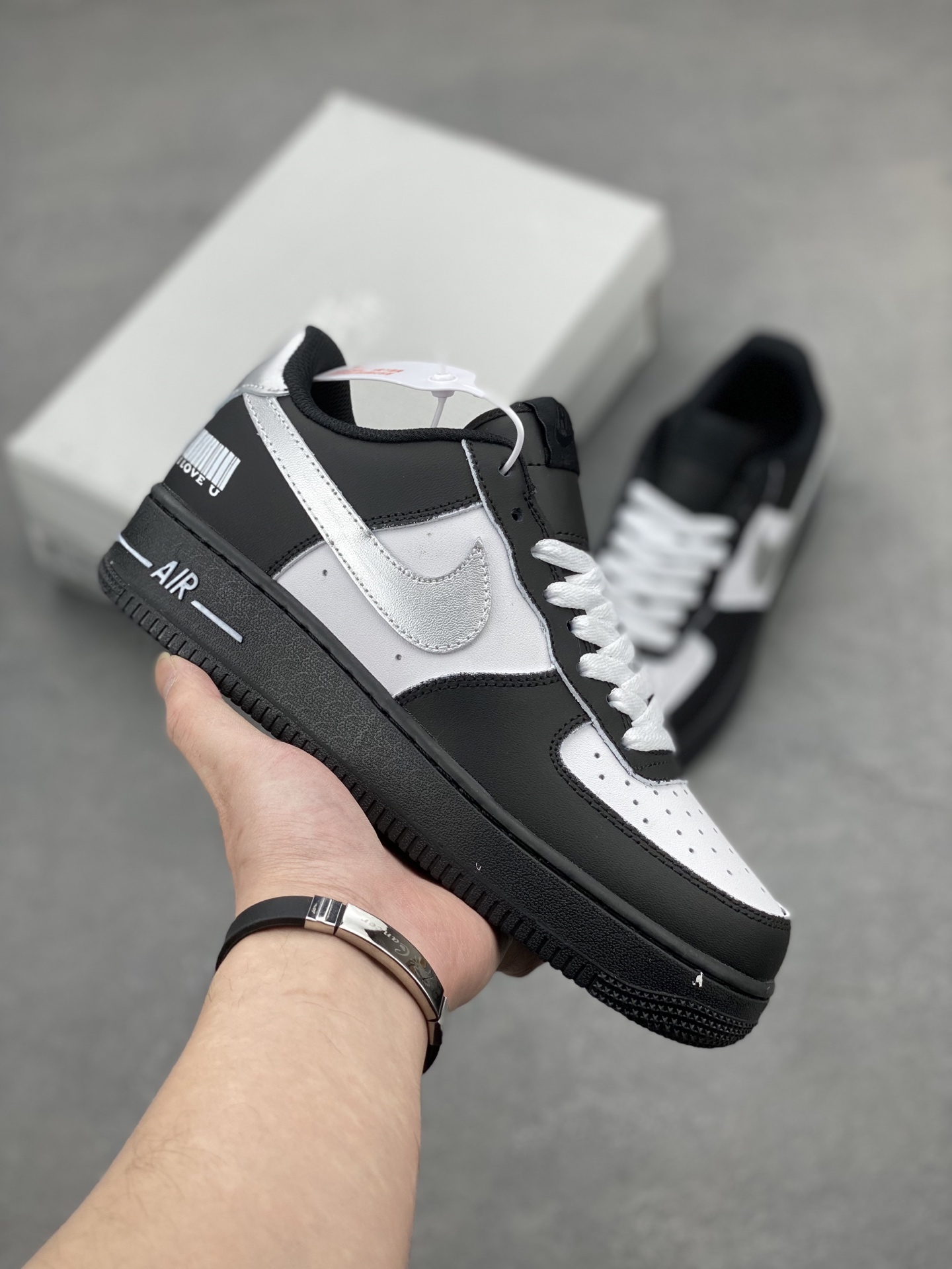 Nike Air Force 1 '07 Low Black/White Limited Edition Sneakers 2 i1742058355440 4376 0 0