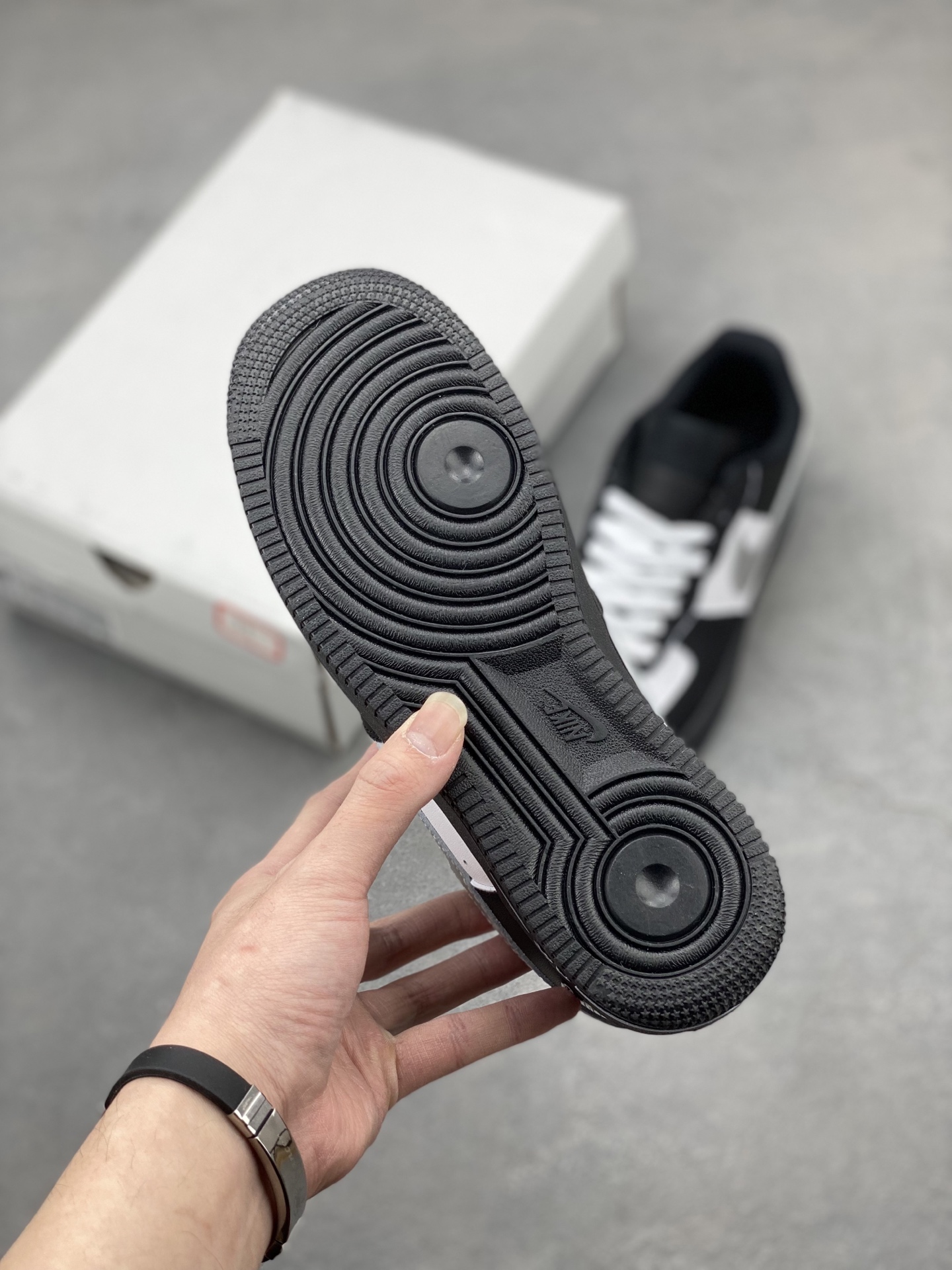 Nike Air Force 1 '07 Low Black/White Limited Edition Sneakers 7 i1742058357882 227 0 5