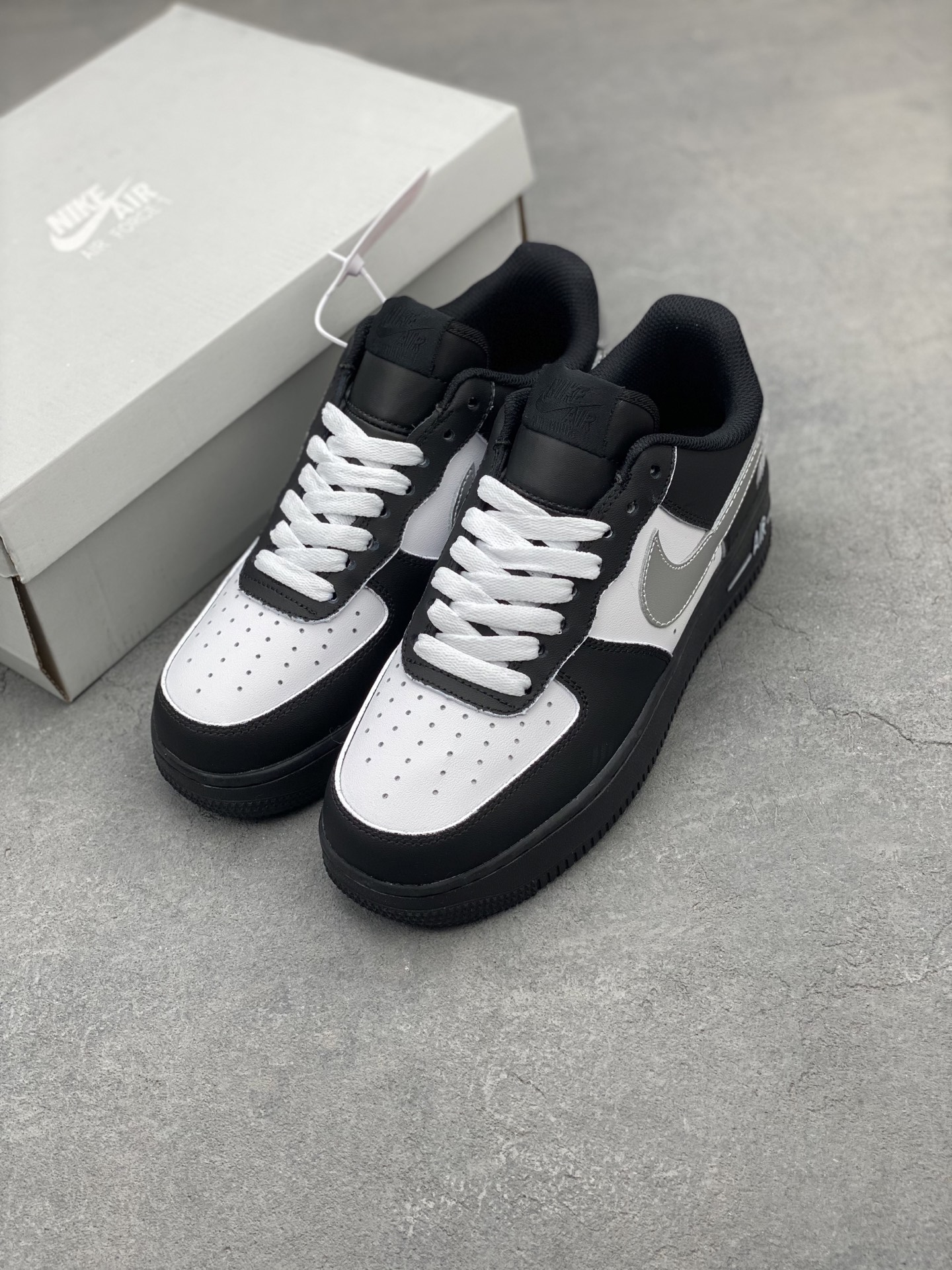 Nike Air Force 1 '07 Low Black/White Limited Edition Sneakers 9 i1742058357946 5537 0 7