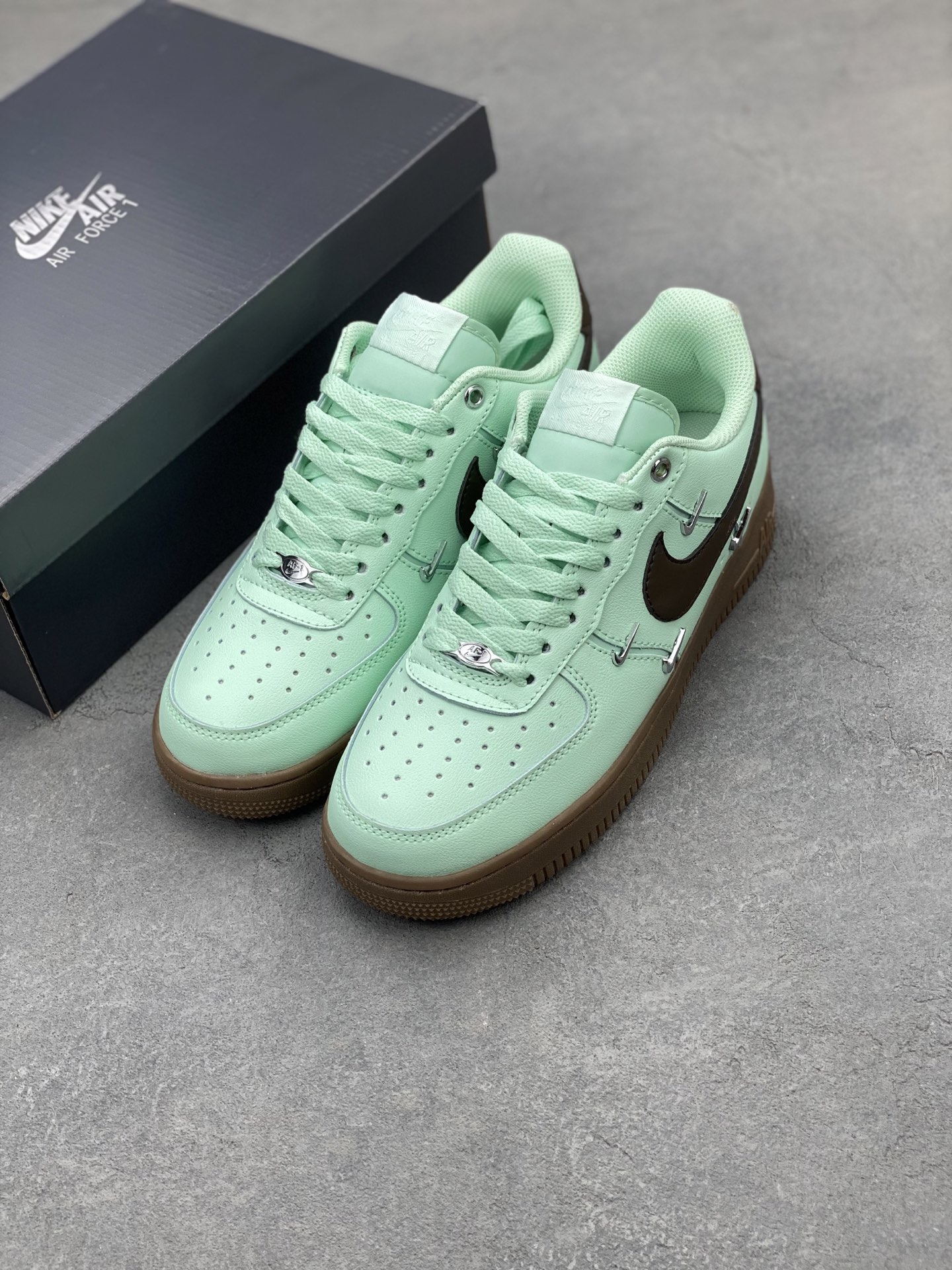 Nike Air Force 1 '07 Low Mint Green/Brown Sneakers IB8894-329 9 i1742230548016 93 0 7