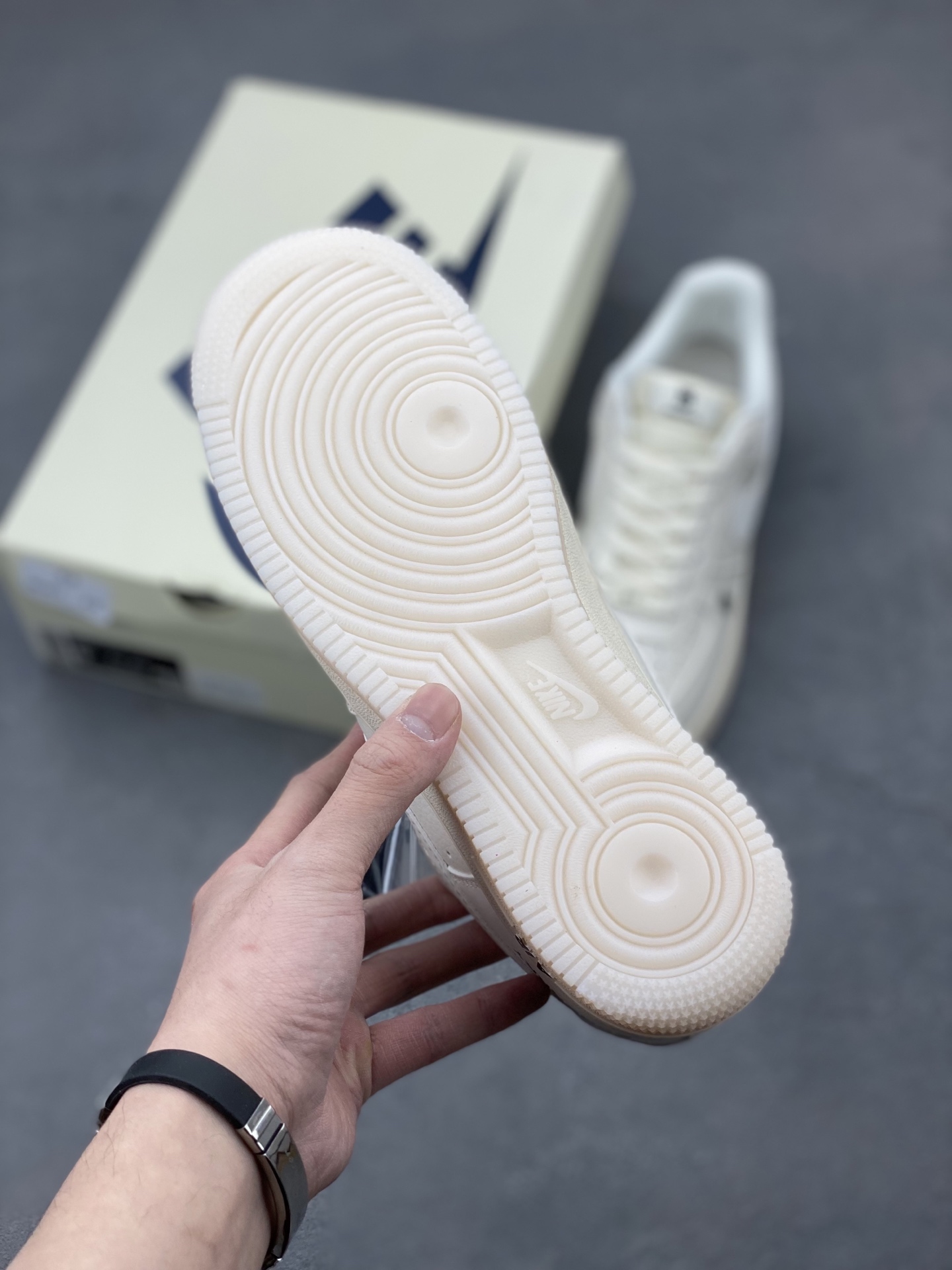 Nike Air Force 1 '07 Low Sneakers - Custom Burberry Accents & Premium Cushioning 7 i1742230652716 154 0 5
