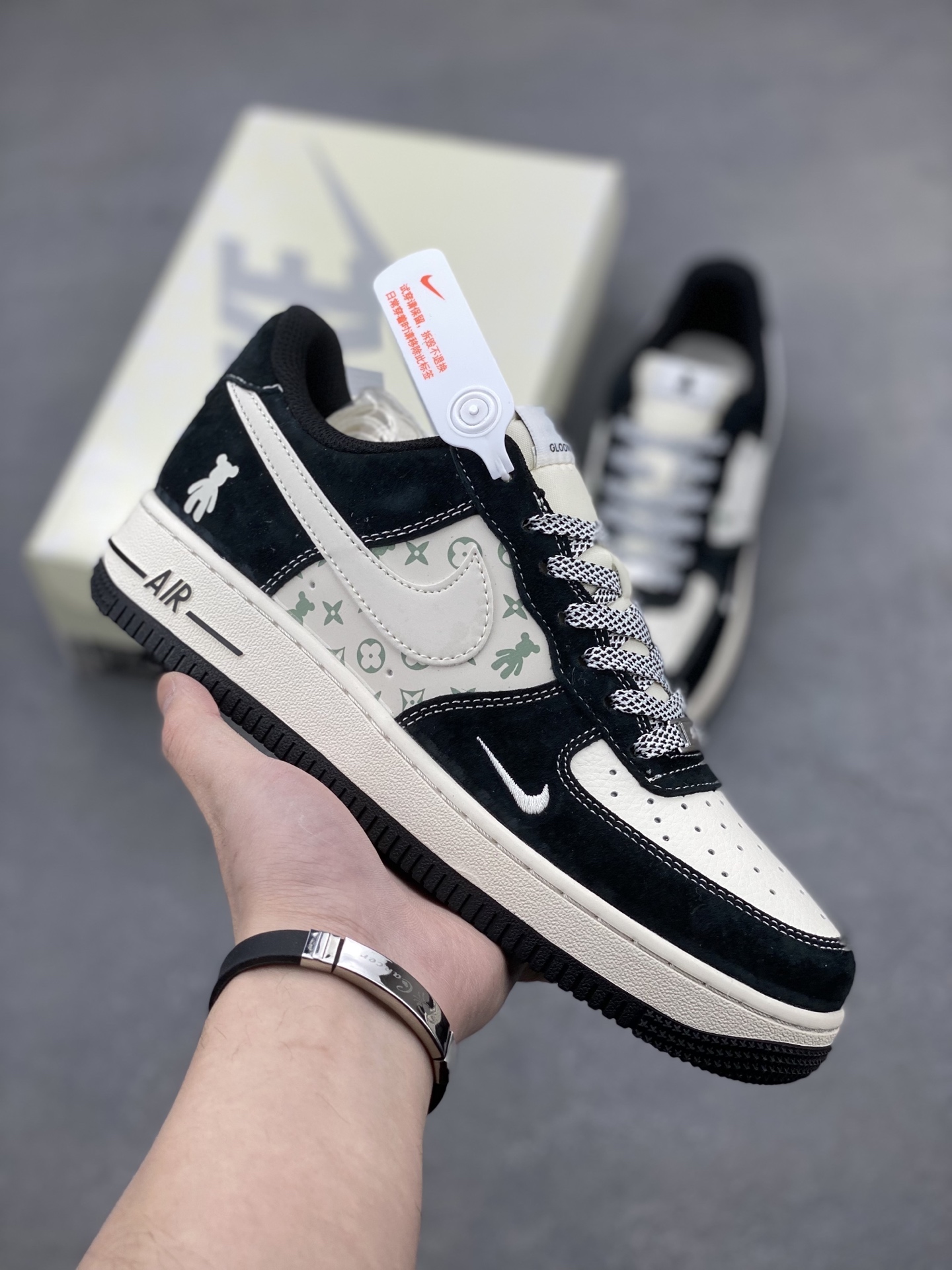 Nike Air Force 1 '07 Low Black/White Custom Sneakers - Limited Edition 2 i1742230869975 8790 0 0