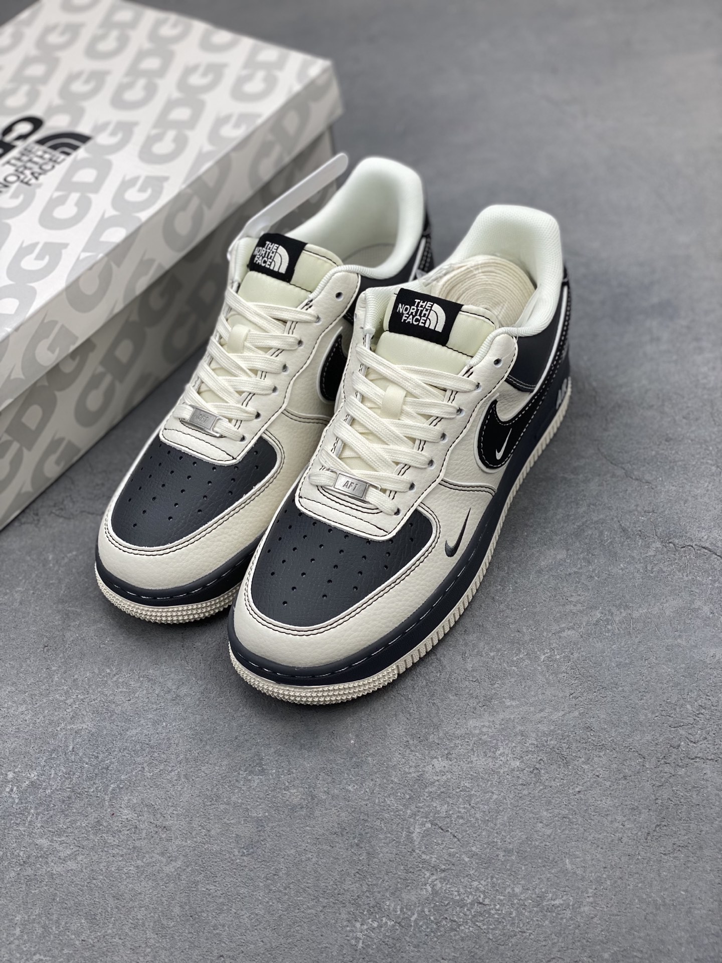 Nike Air Force 1 '07 Low The North Face Black and White Casual Shoes 9 i1742231130805 9003 0 7