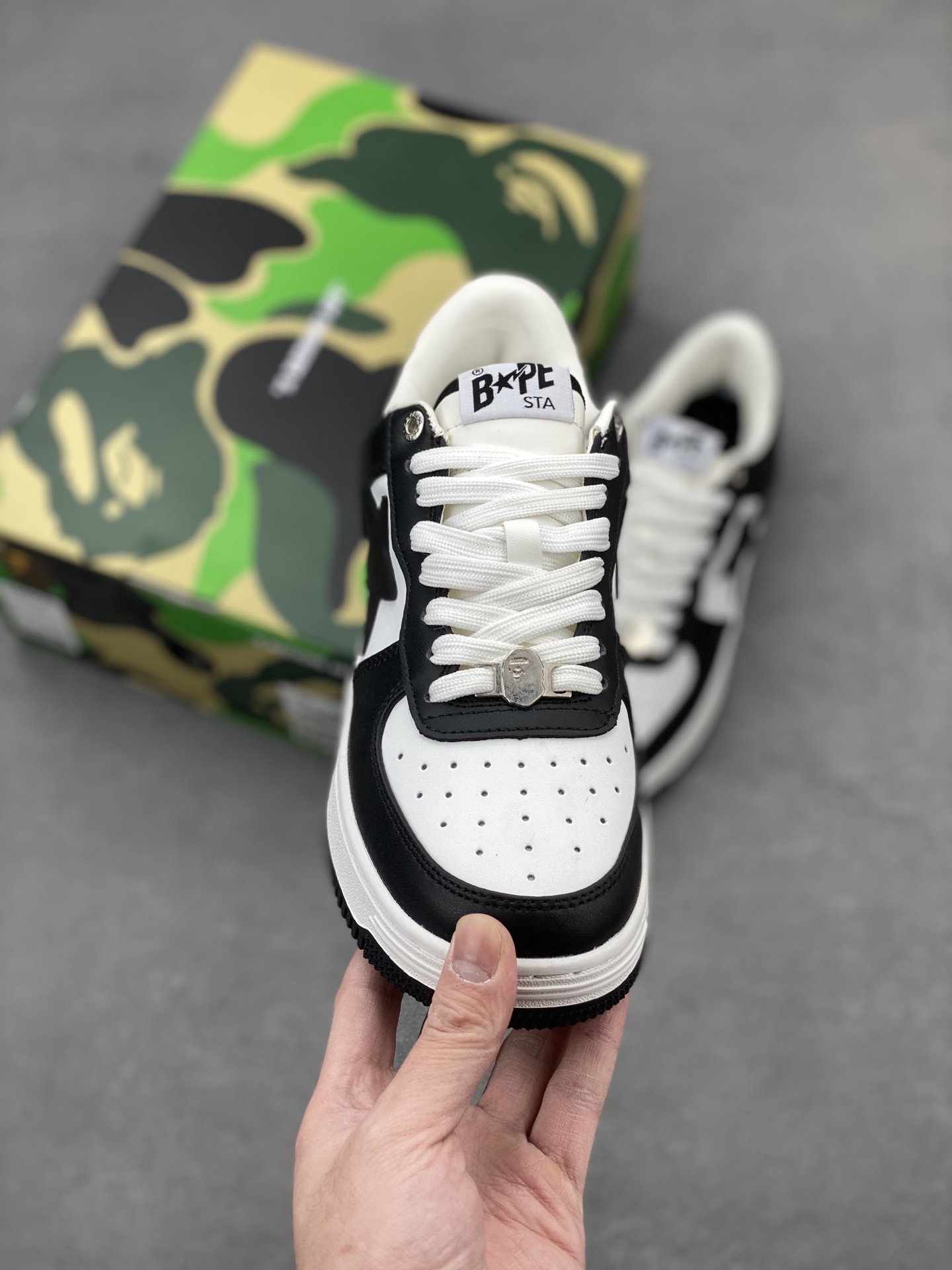BAPE STA Low-Top Sneakers - Classic Streetwear Style and Comfort 3 i1742231470435 6916 0 1