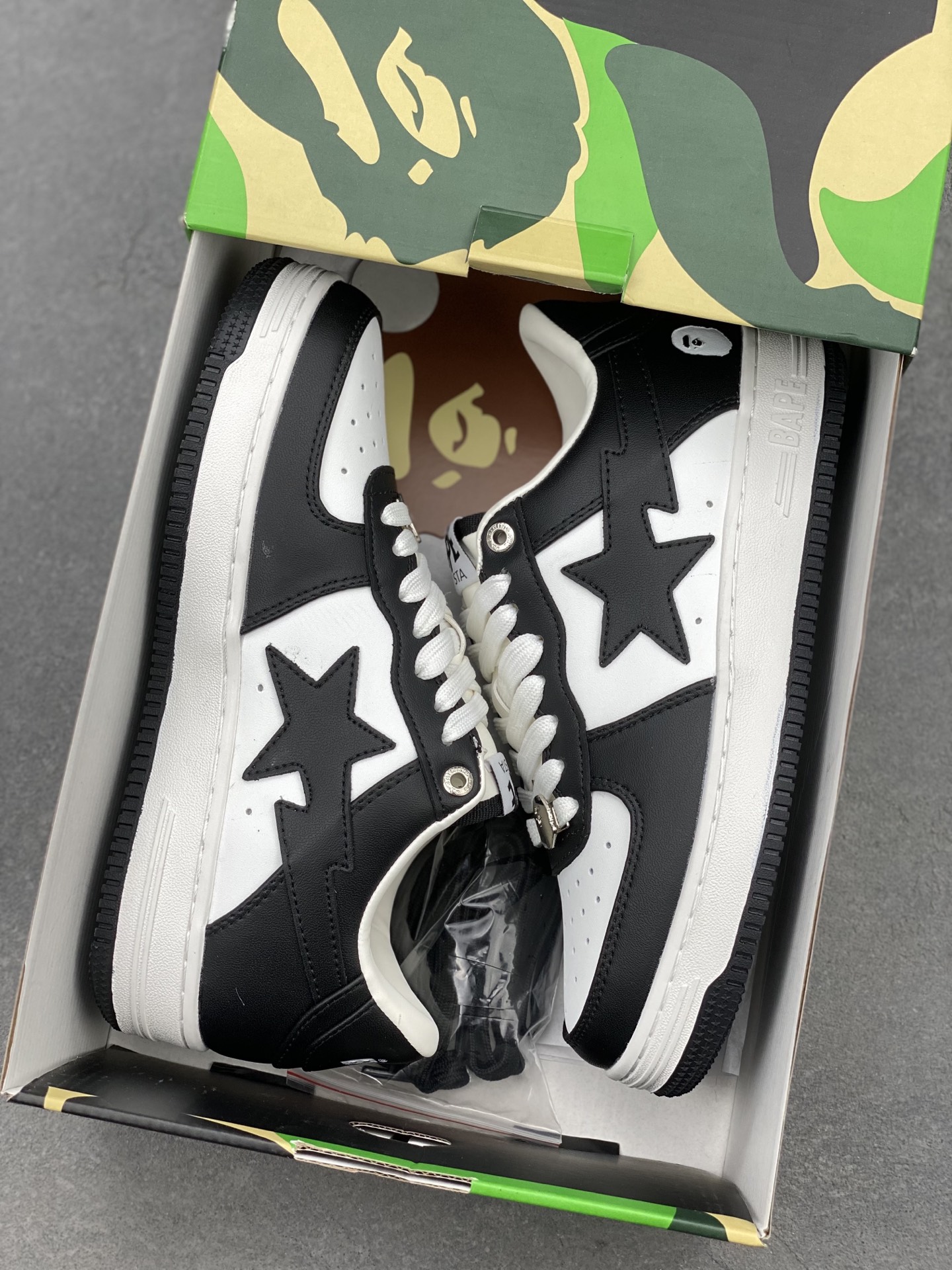 BAPE STA Low-Top Sneakers - Classic Streetwear Style and Comfort 10 i1742231488365 5120 0 8