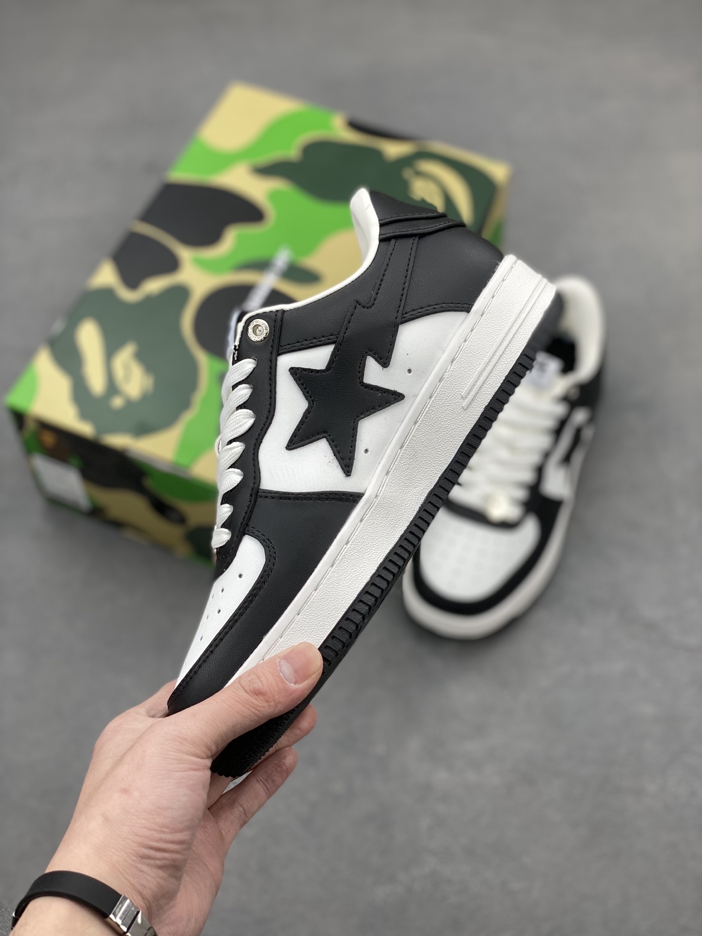 BAPE STA Low-Top Sneakers - Classic Streetwear Style and Comfort 4 i1742231488715 2487 0 2