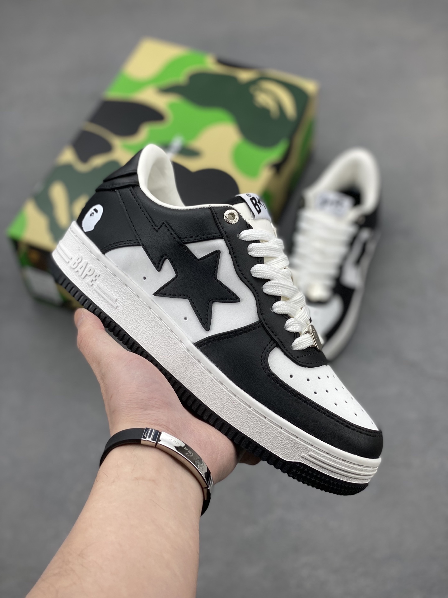 BAPE STA Low-Top Sneakers - Classic Streetwear Style and Comfort 2 i1742231488723 9187 0 0