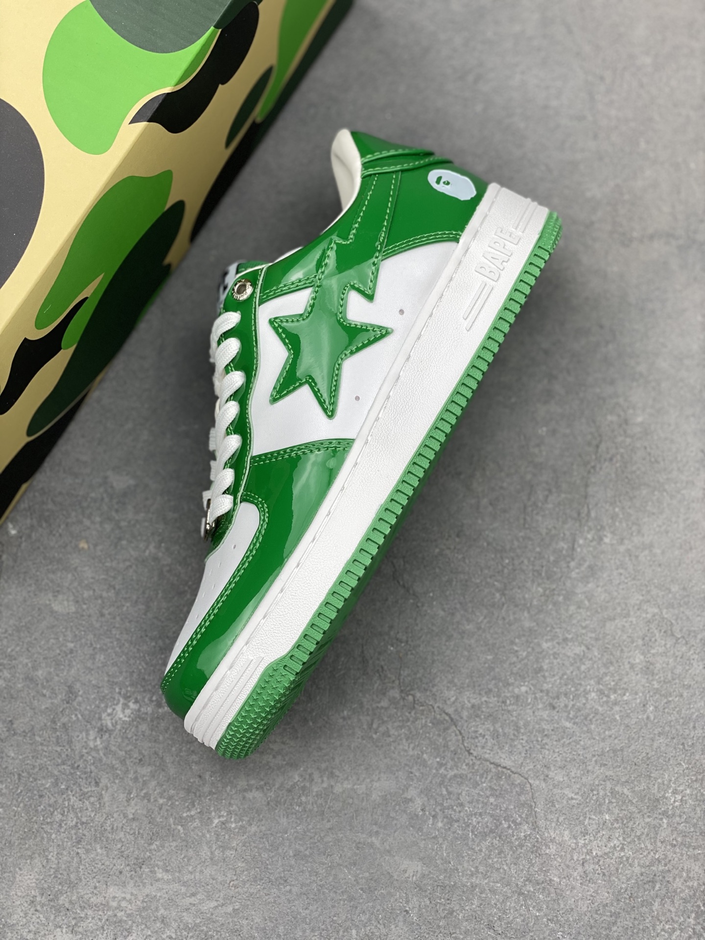 BAPE Sta Green & White Sneakers - Classic Streetwear Style & Comfort 8 i1742232057850 8197 0 6