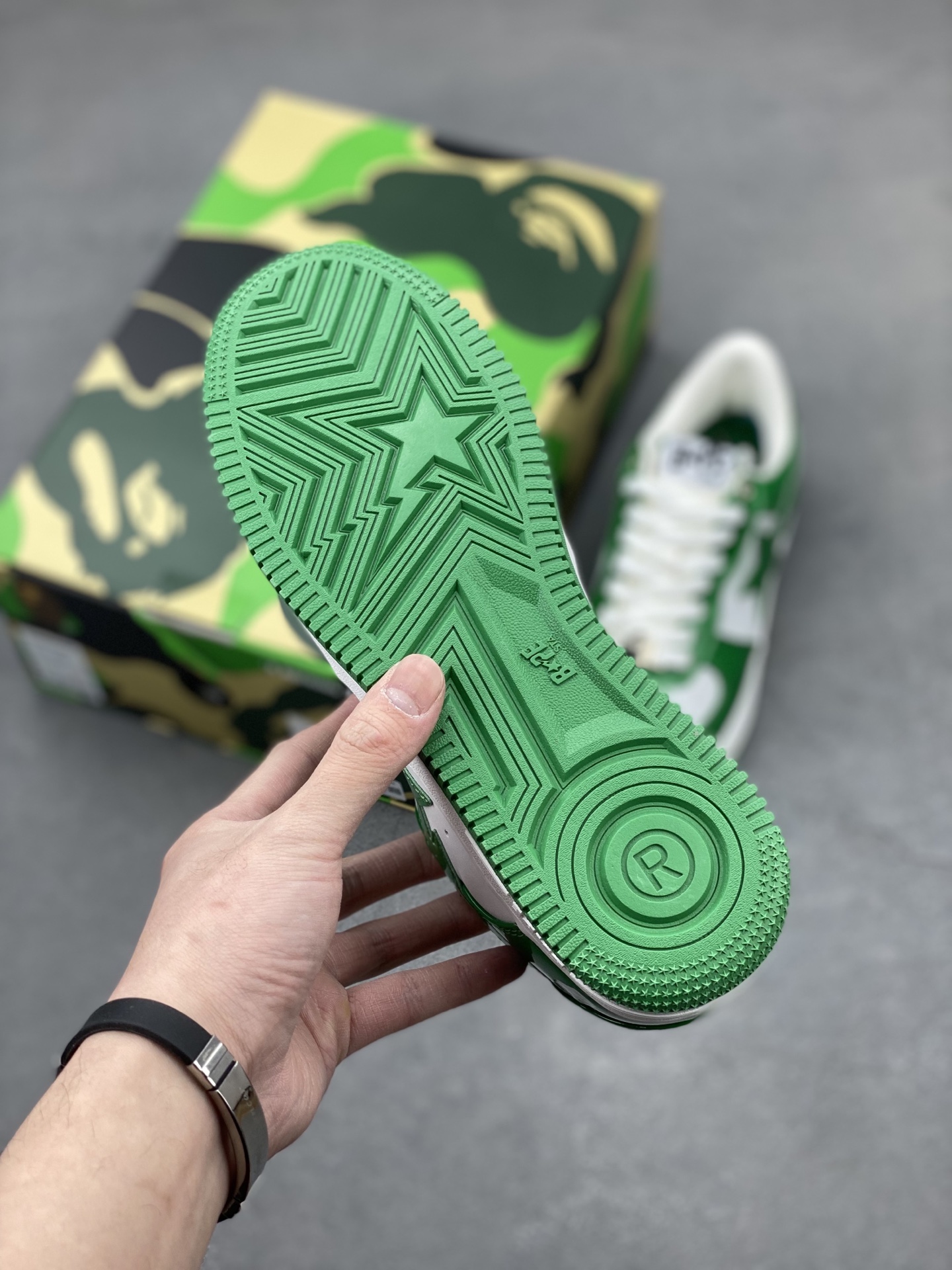 BAPE Sta Green & White Sneakers - Classic Streetwear Style & Comfort 7 i1742232067327 2548 0 5