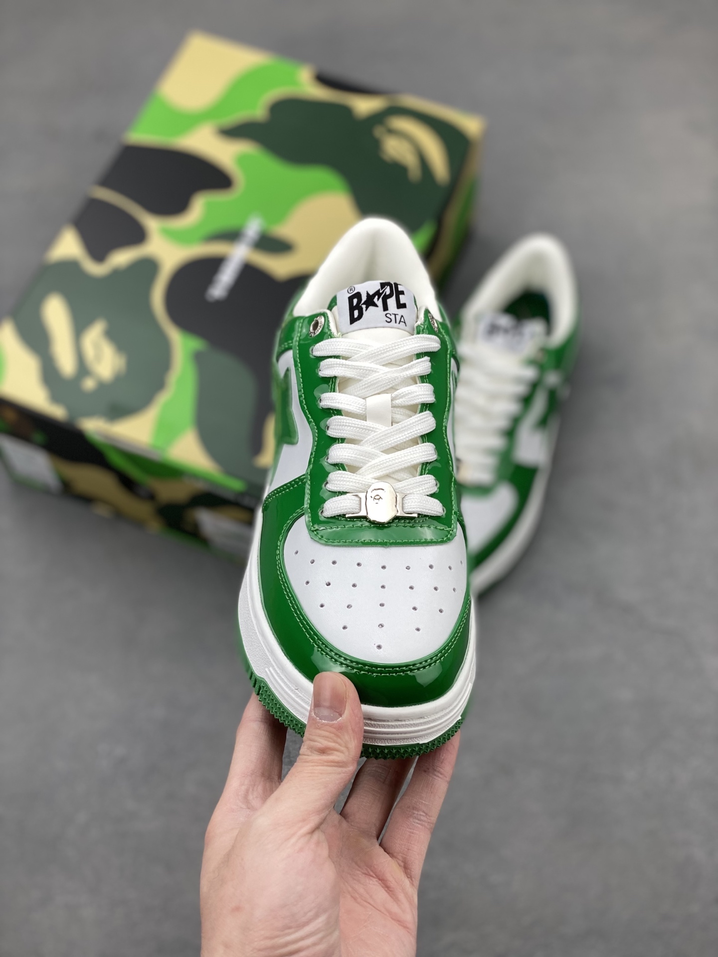 BAPE Sta Green & White Sneakers - Classic Streetwear Style & Comfort 3 i1742232074328 9794 0 1