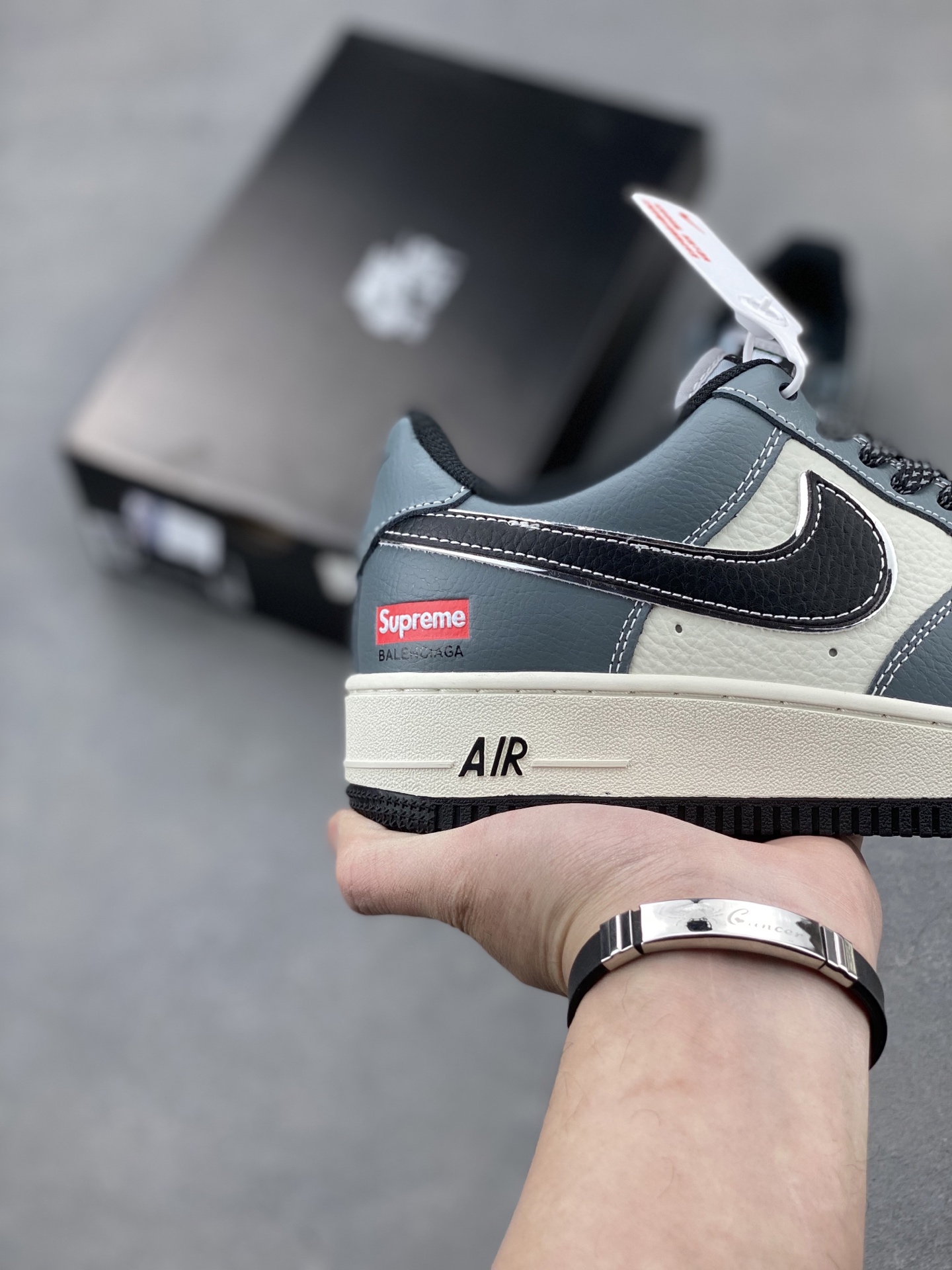 Nike Air Force 1 Low Supreme Collaboration Sneakers - Gray/White 6 i1742330215763 1457 0 4