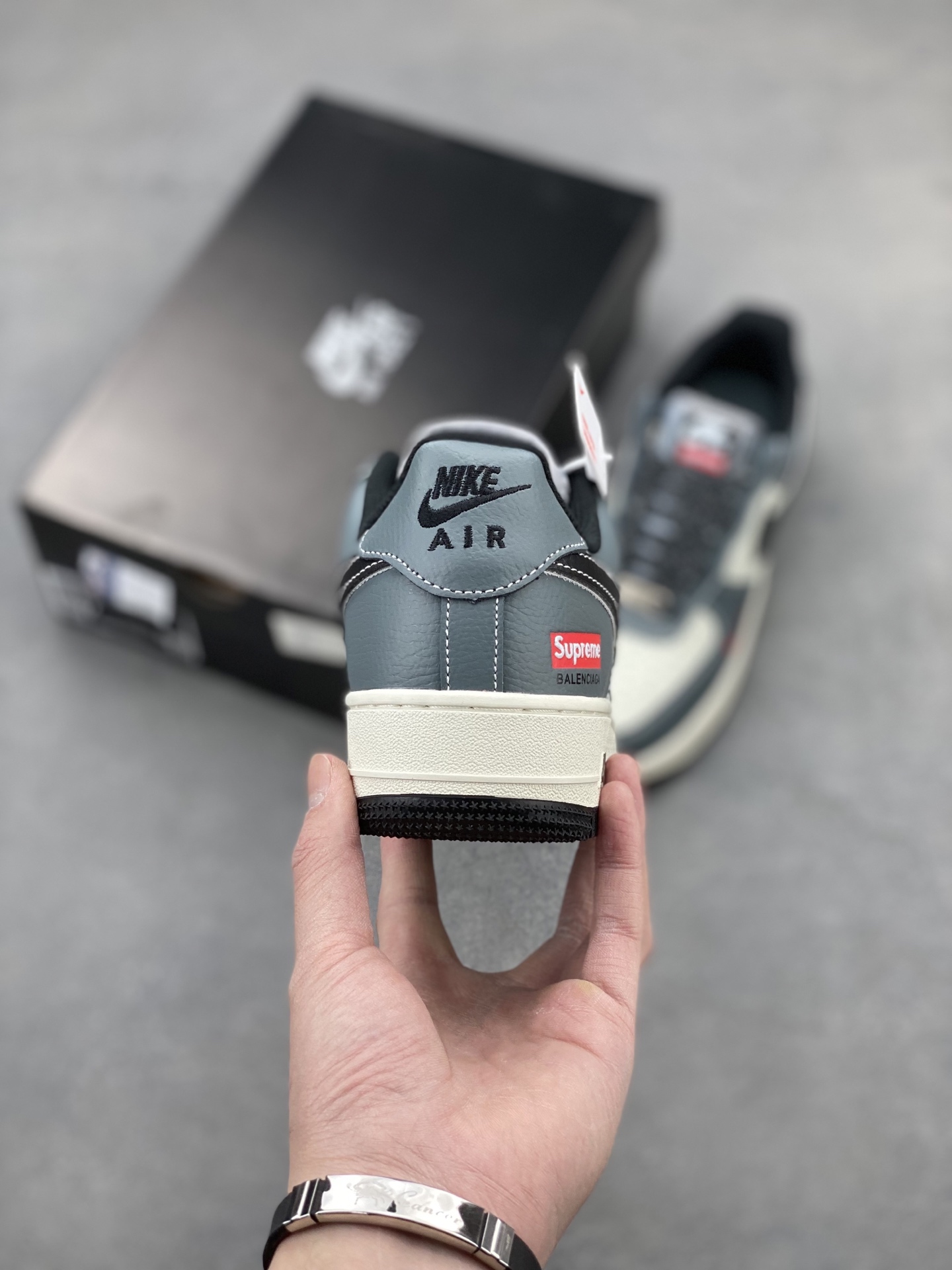 Nike Air Force 1 Low Supreme Collaboration Sneakers - Gray/White 5 i1742330215816 7987 0 3