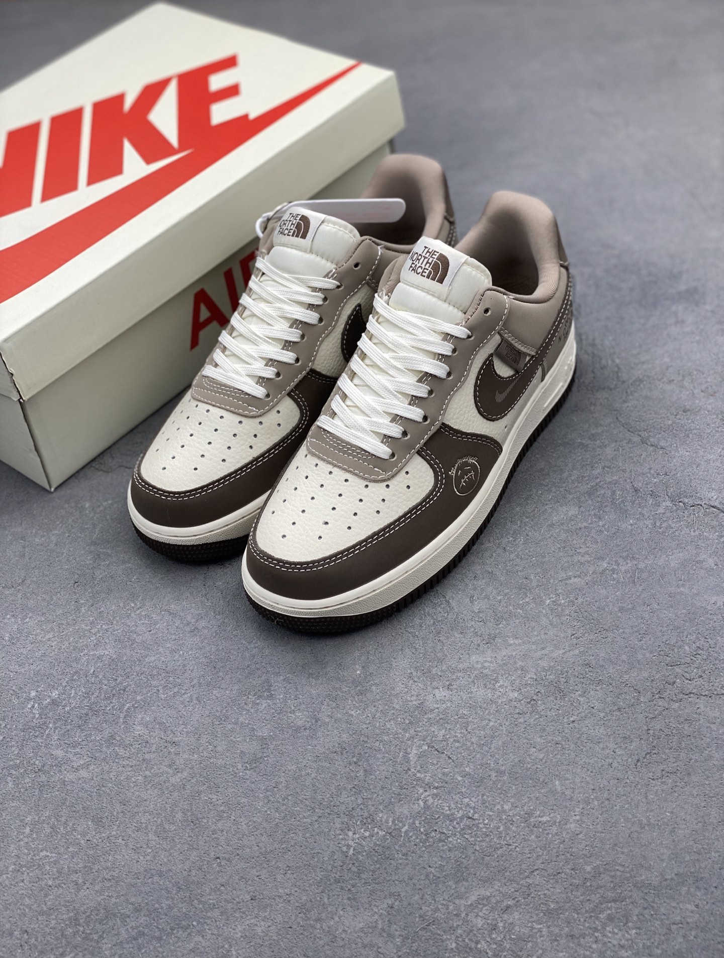 Nike Air Force 1 '07 Low The North Face Sneakers - Limited Edition 9 i1742330694011 3029 0 7