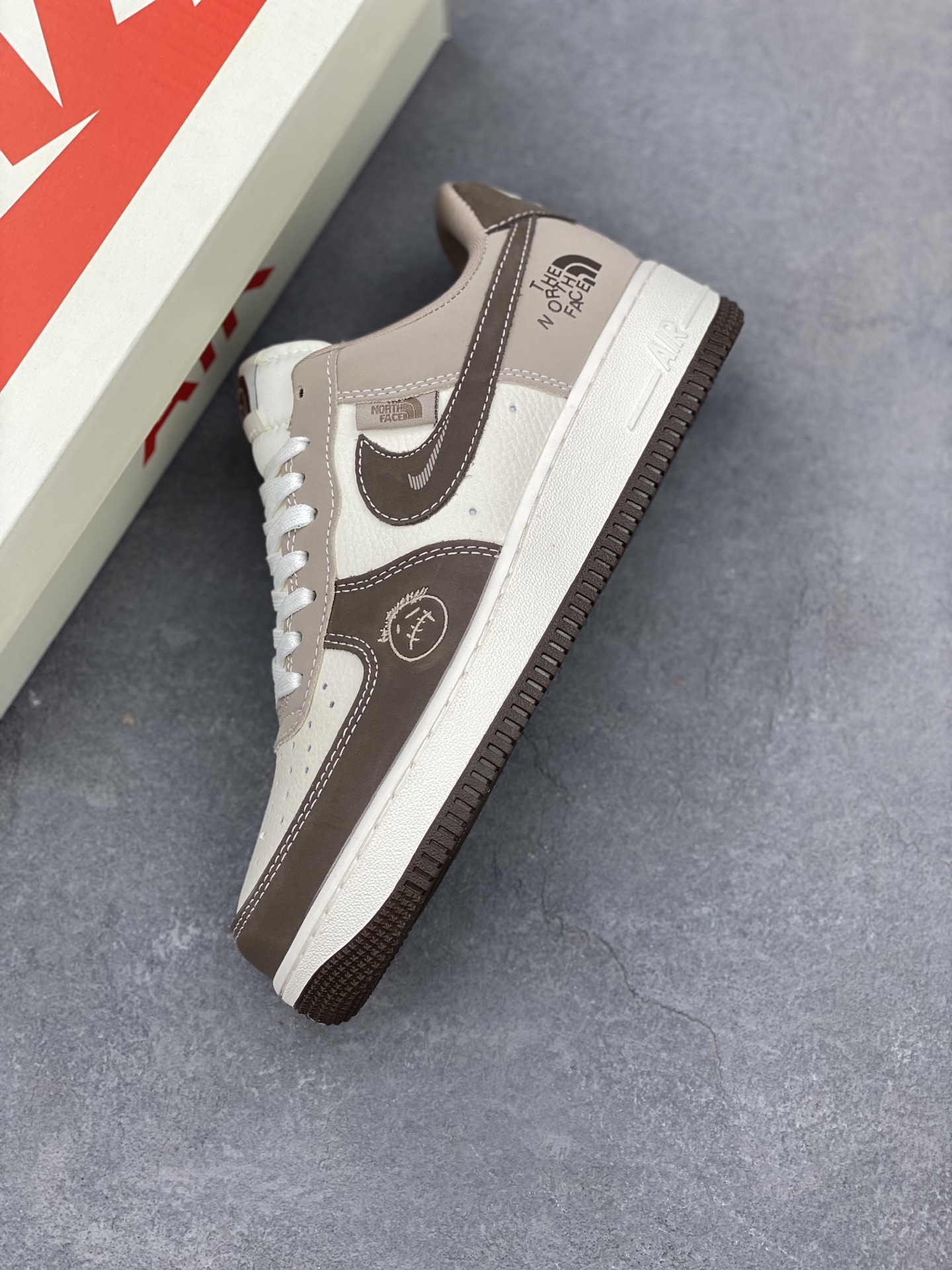 Nike Air Force 1 '07 Low The North Face Sneakers - Limited Edition 8 i1742330696191 584 0 6