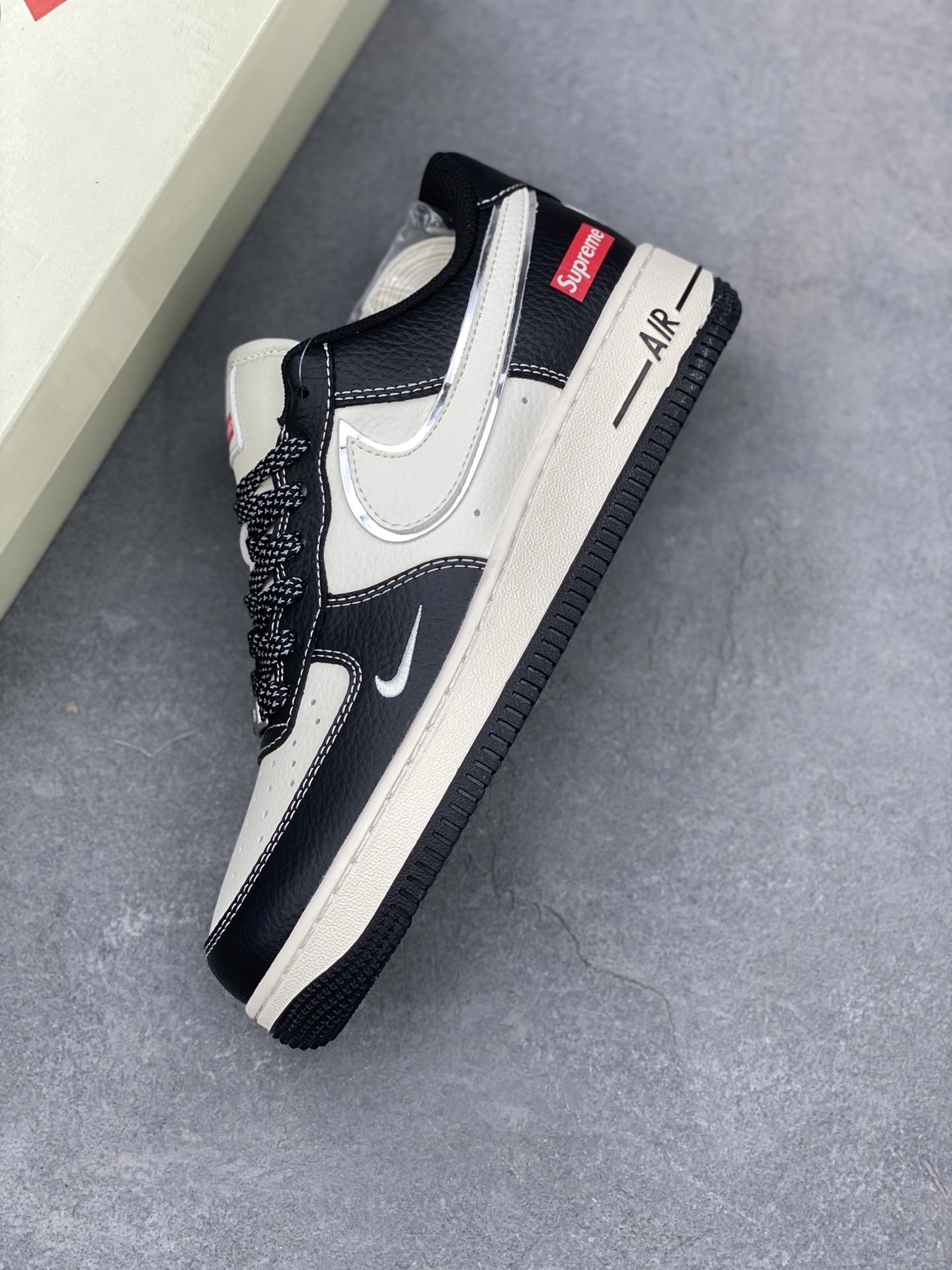 Nike Air Force 1 '07 Low Supreme Collab Sneakers - Black/Silver 8 i1742330764755 3108 0 6