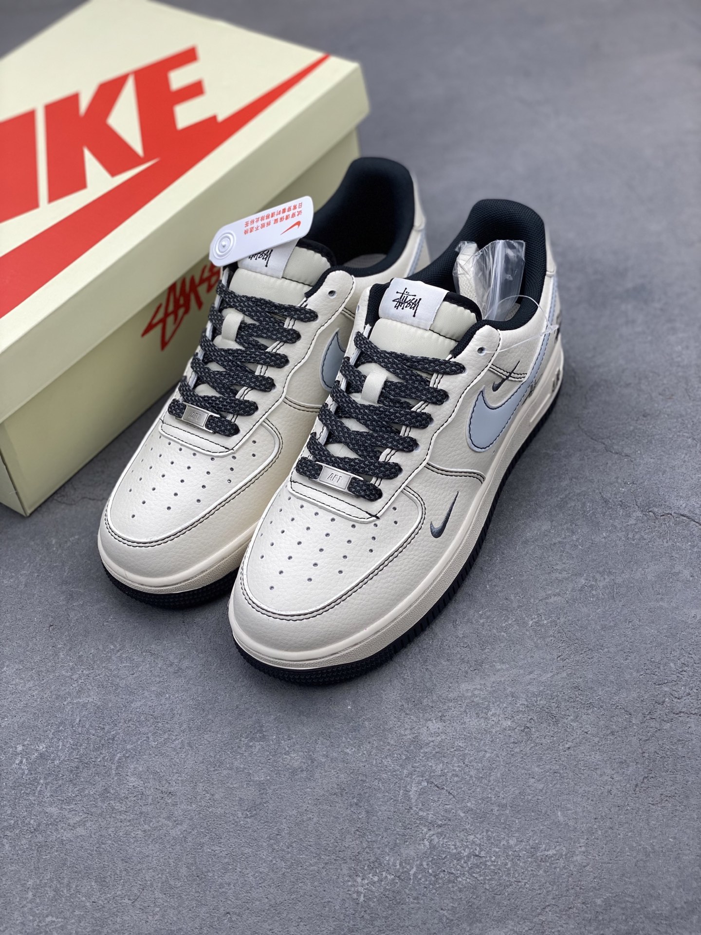 Nike Air Force 1 '07 Low Stussy Collab Sneakers - Limited Edition 9 i1742330869773 1973 0 7