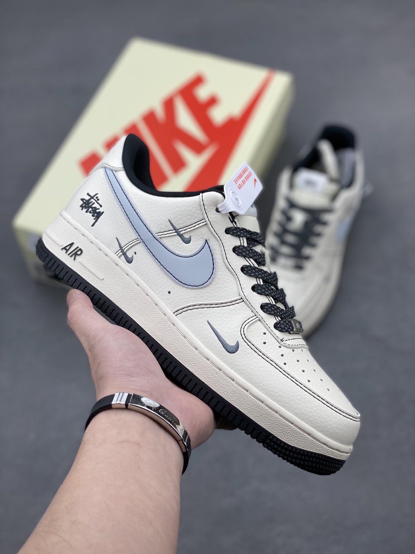 Nike Air Force 1 '07 Low Stussy Collab Sneakers - Limited Edition 2 i1742330869824 4754 0 0
