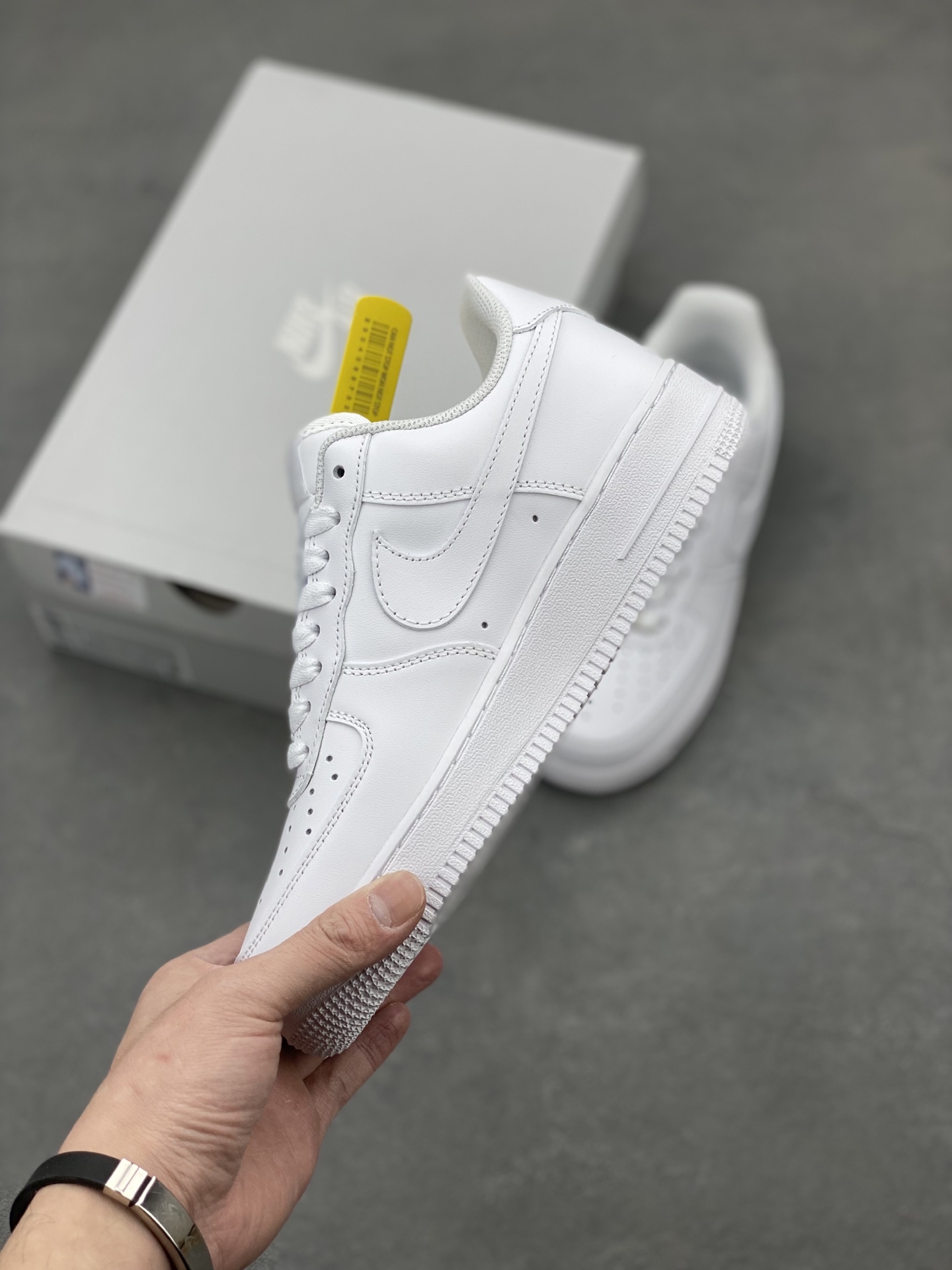 Nike Air Force 1 Mid '07 - Classic White Leather Basketball Shoes 4 i1742331057918 5841 0 2