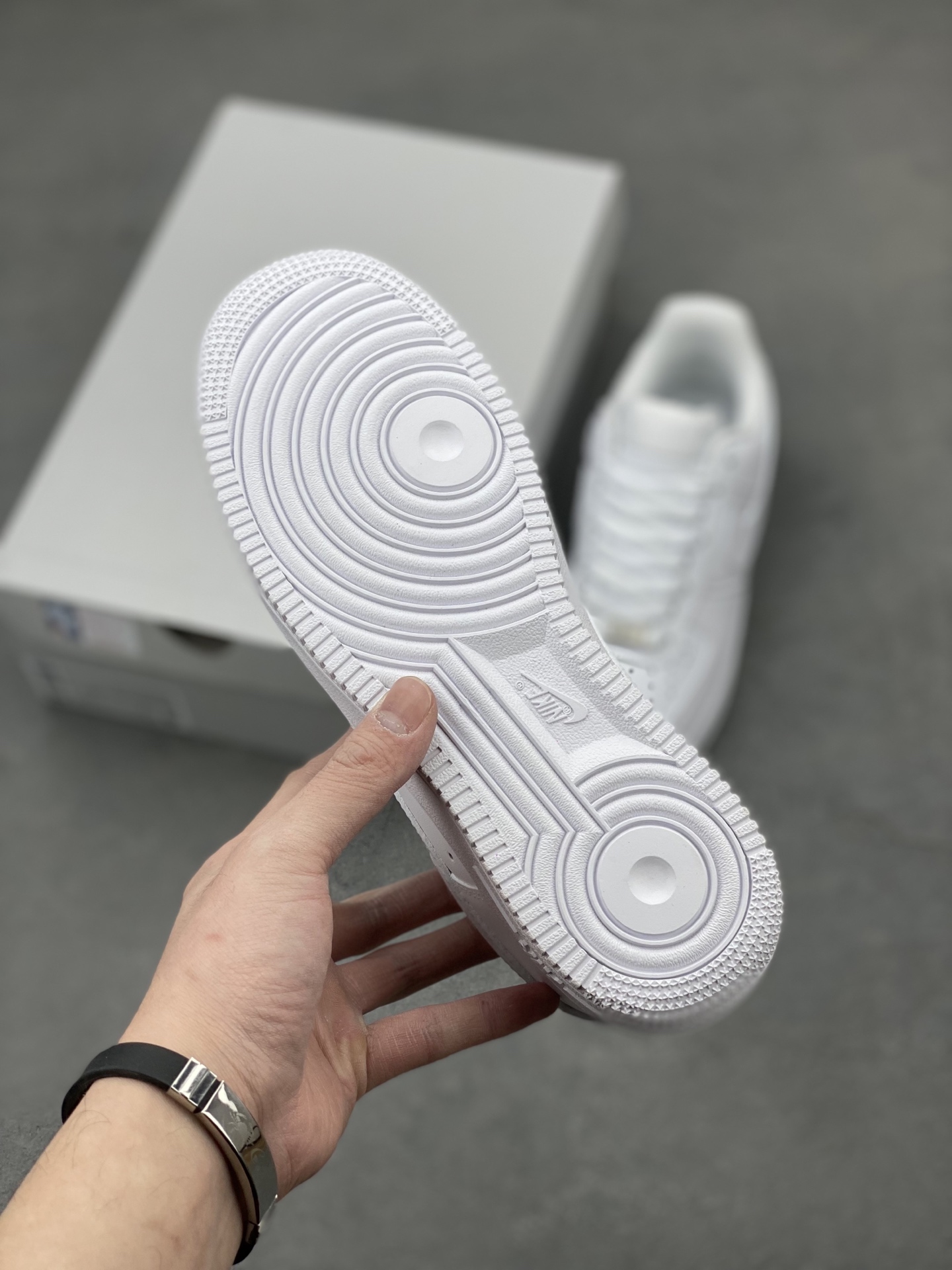 Nike Air Force 1 Mid '07 - Classic White Leather Basketball Shoes 7 i1742331060698 1112 0 5