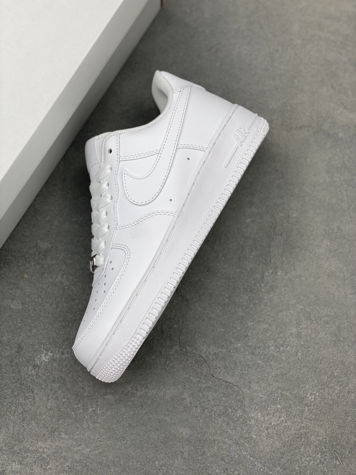 Nike Air Force 1 Mid '07 - Classic White, Premium Leather, Iconic Style 8 i1742331219074 3057 0 6