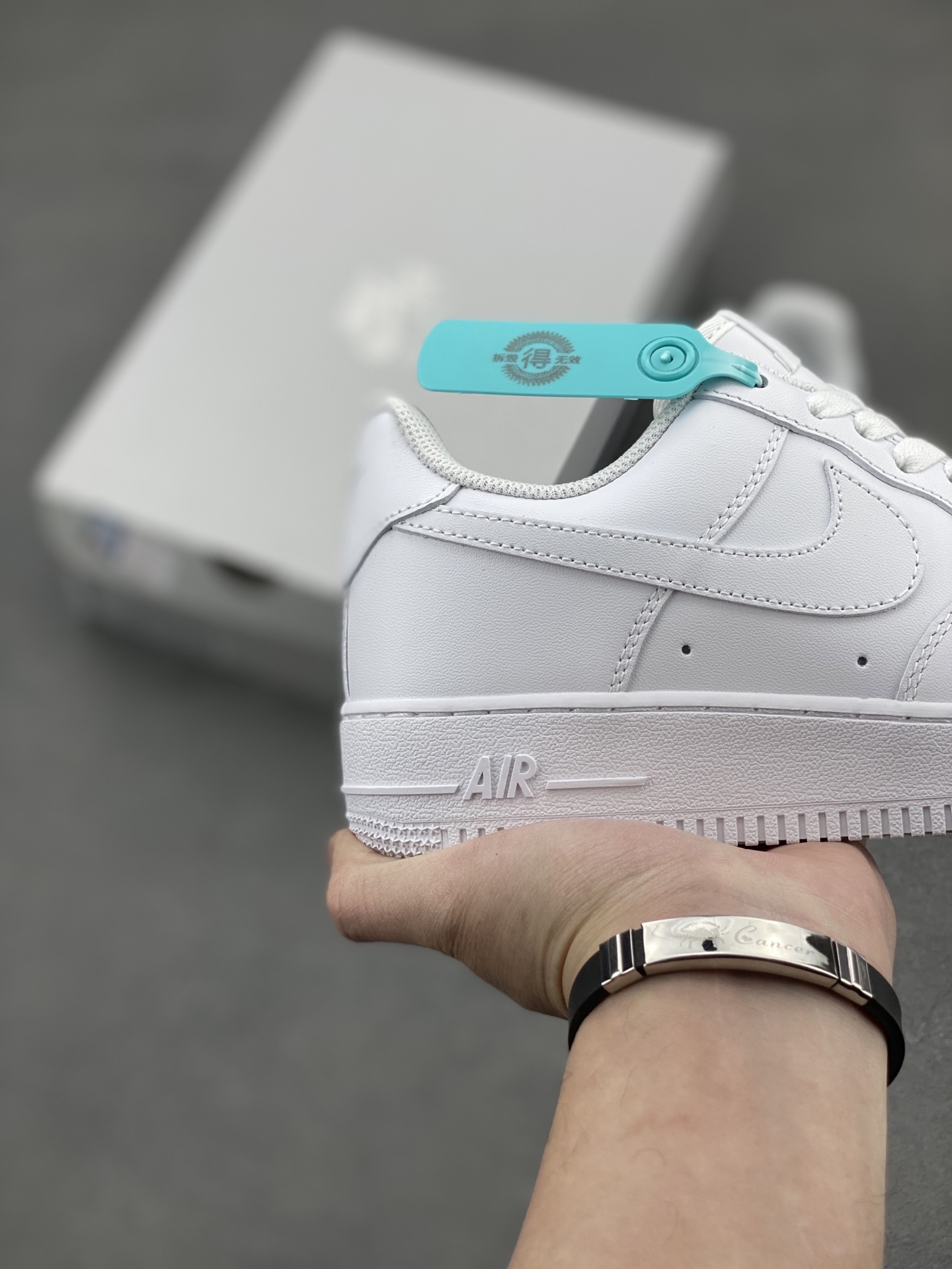 Nike Air Force 1 Mid '07 - Classic White, Premium Leather, Iconic Style 6 i1742331219158 637 0 4