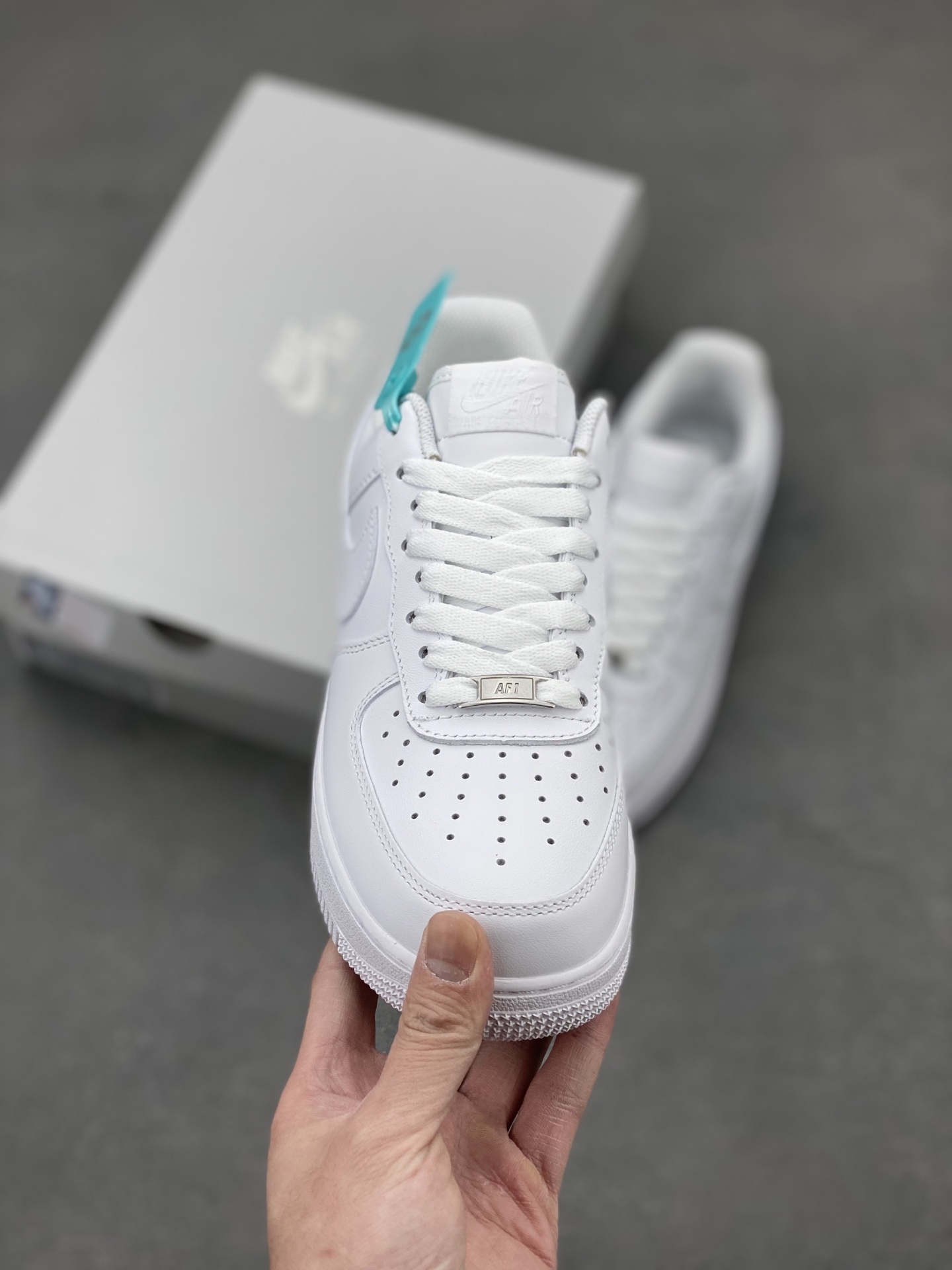 Nike Air Force 1 Mid '07 - Classic White, Premium Leather, Iconic Style 3 i1742331221399 4801 0 1