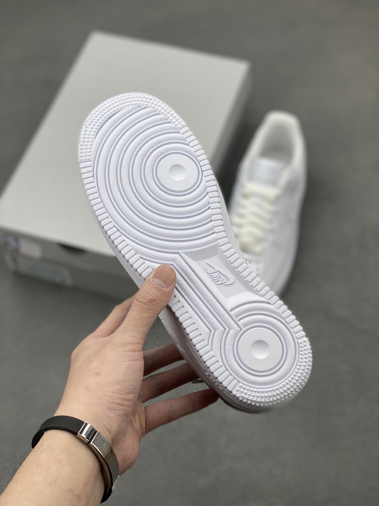 Nike Air Force 1 Mid '07 - Classic White Leather Basketball Shoes 7 i1742331254142 490 0 5