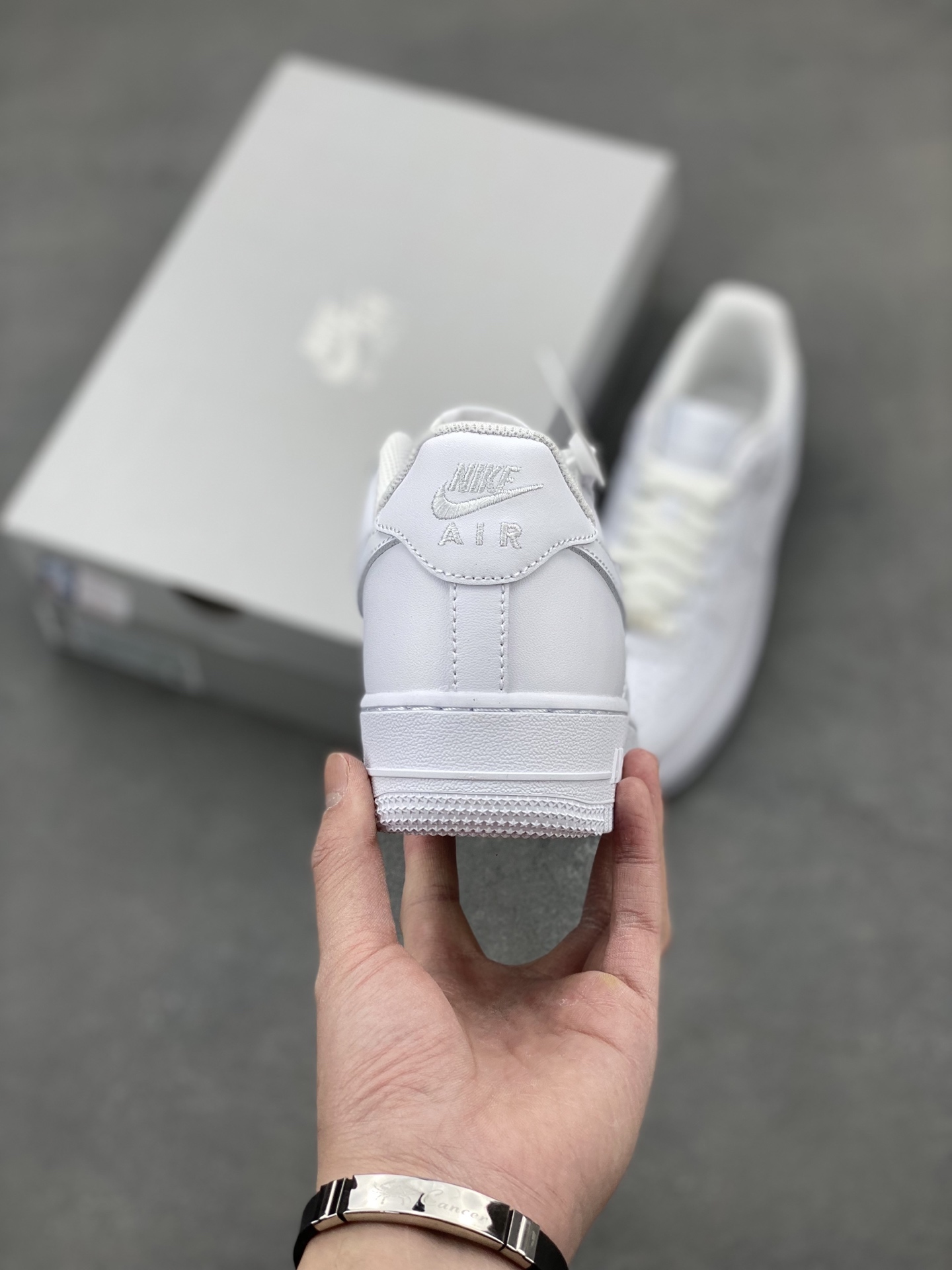 Nike Air Force 1 Mid '07 - Classic White Leather Basketball Shoes 5 i1742331258062 7738 0 3