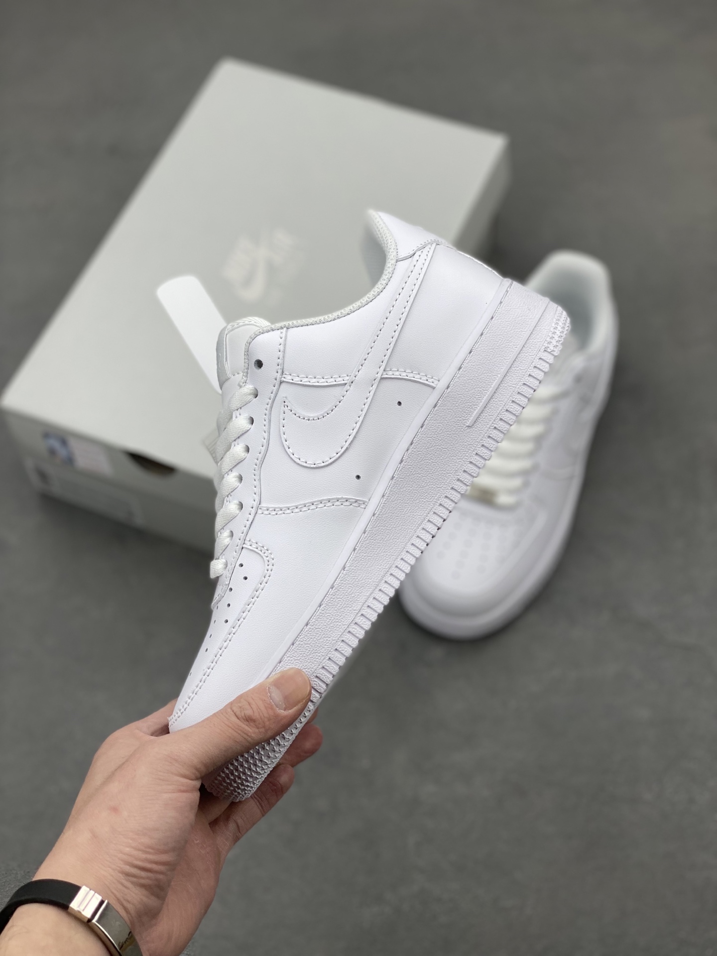 Nike Air Force 1 Mid '07: Classic White Leather Basketball Shoes 4 i1742331306292 3092 0 2