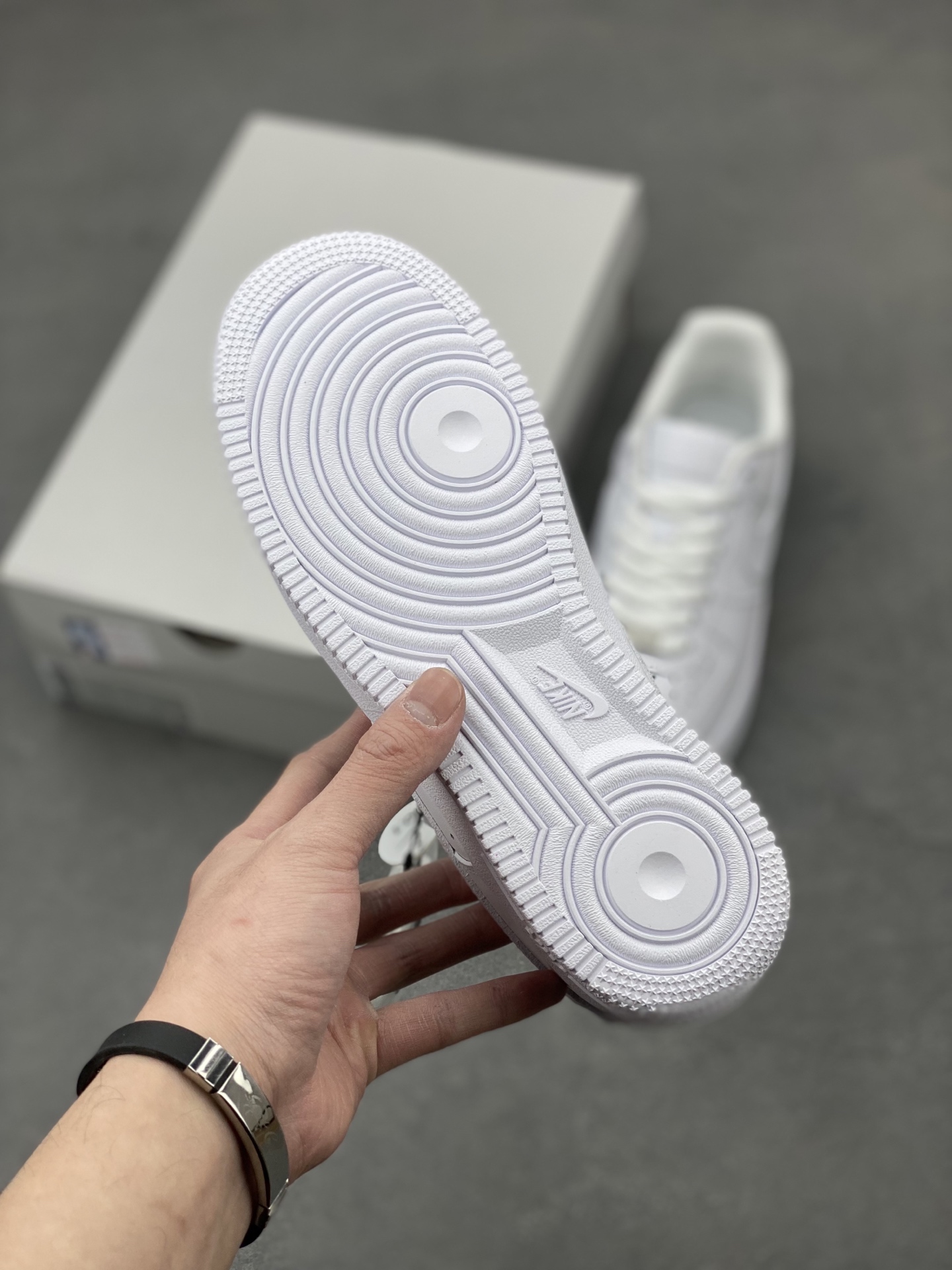 Nike Air Force 1 '07: Classic White Low-Top Sneakers with Air Cushioning 7 i1742331394468 4896 0 5