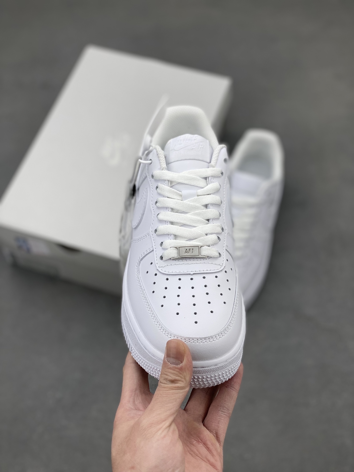 Nike Air Force 1 '07: Classic White Low-Top Sneakers with Air Cushioning 3 i1742331398623 7169 0 1