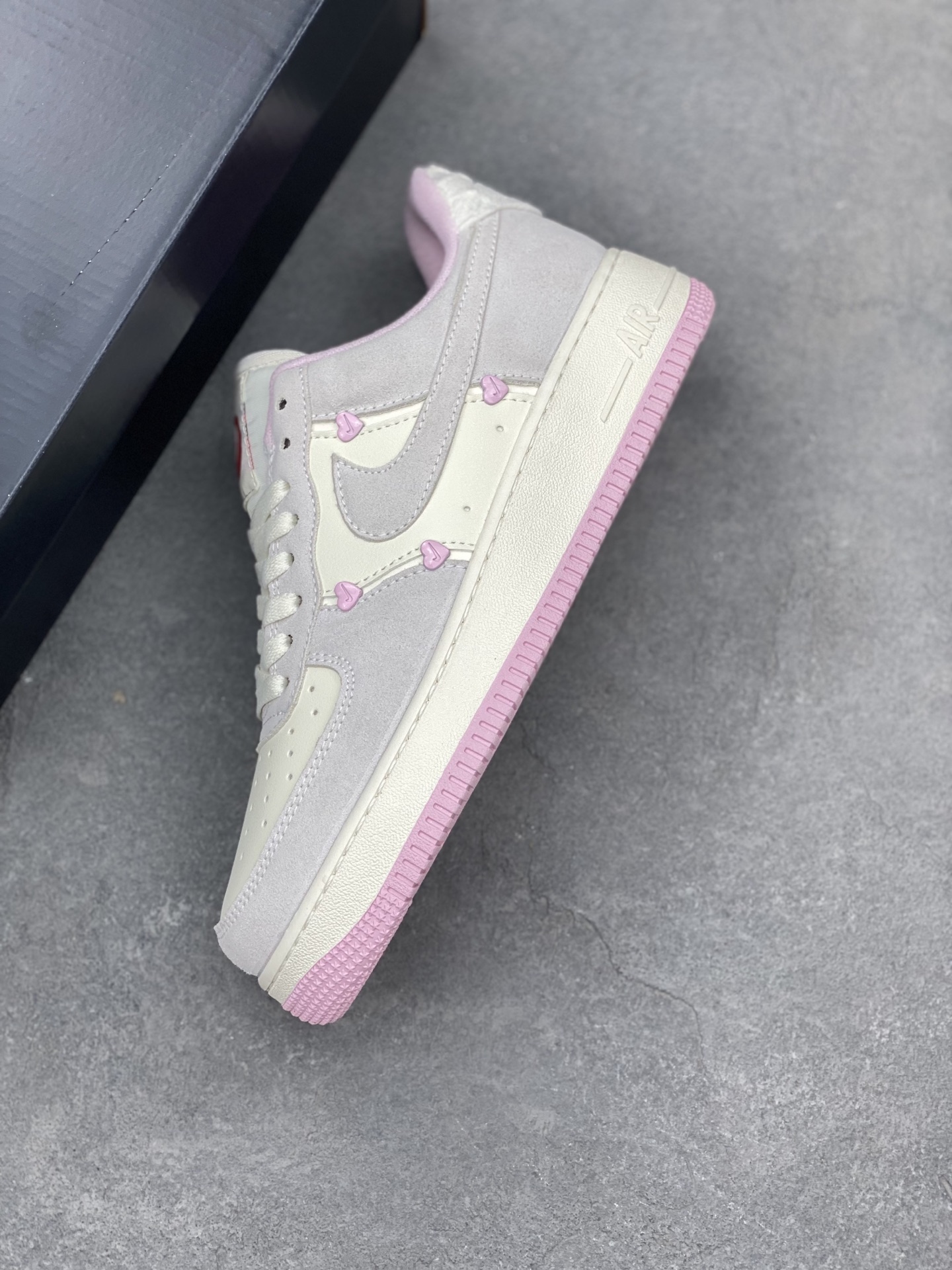 Nike Air Force 1 Low Casual Sneakers - Versatile and Comfortable 8 i1742401126621 6024 0 6