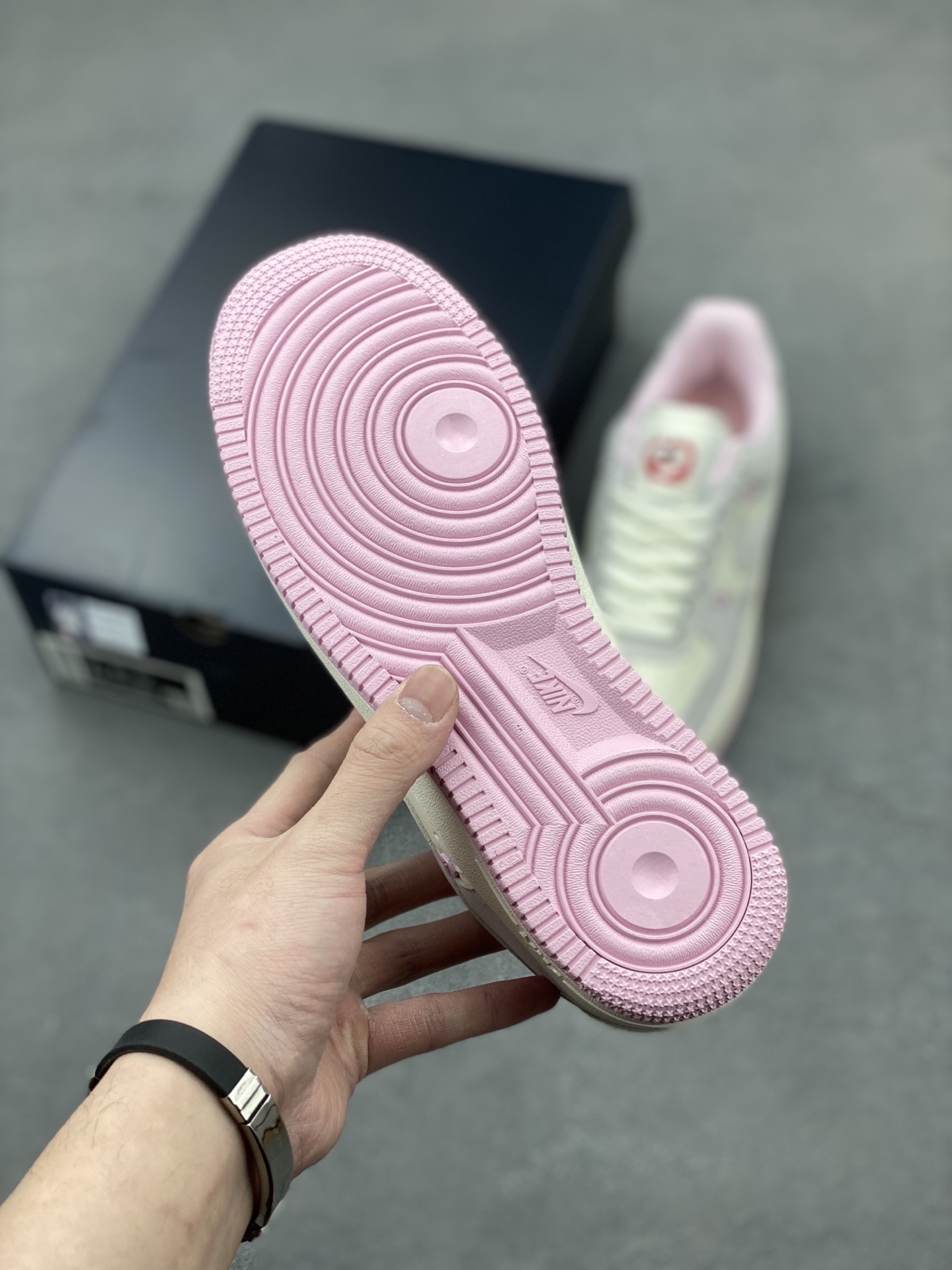 Nike Air Force 1 Low Casual Sneakers - Versatile and Comfortable 7 i1742401136942 7475 0 5