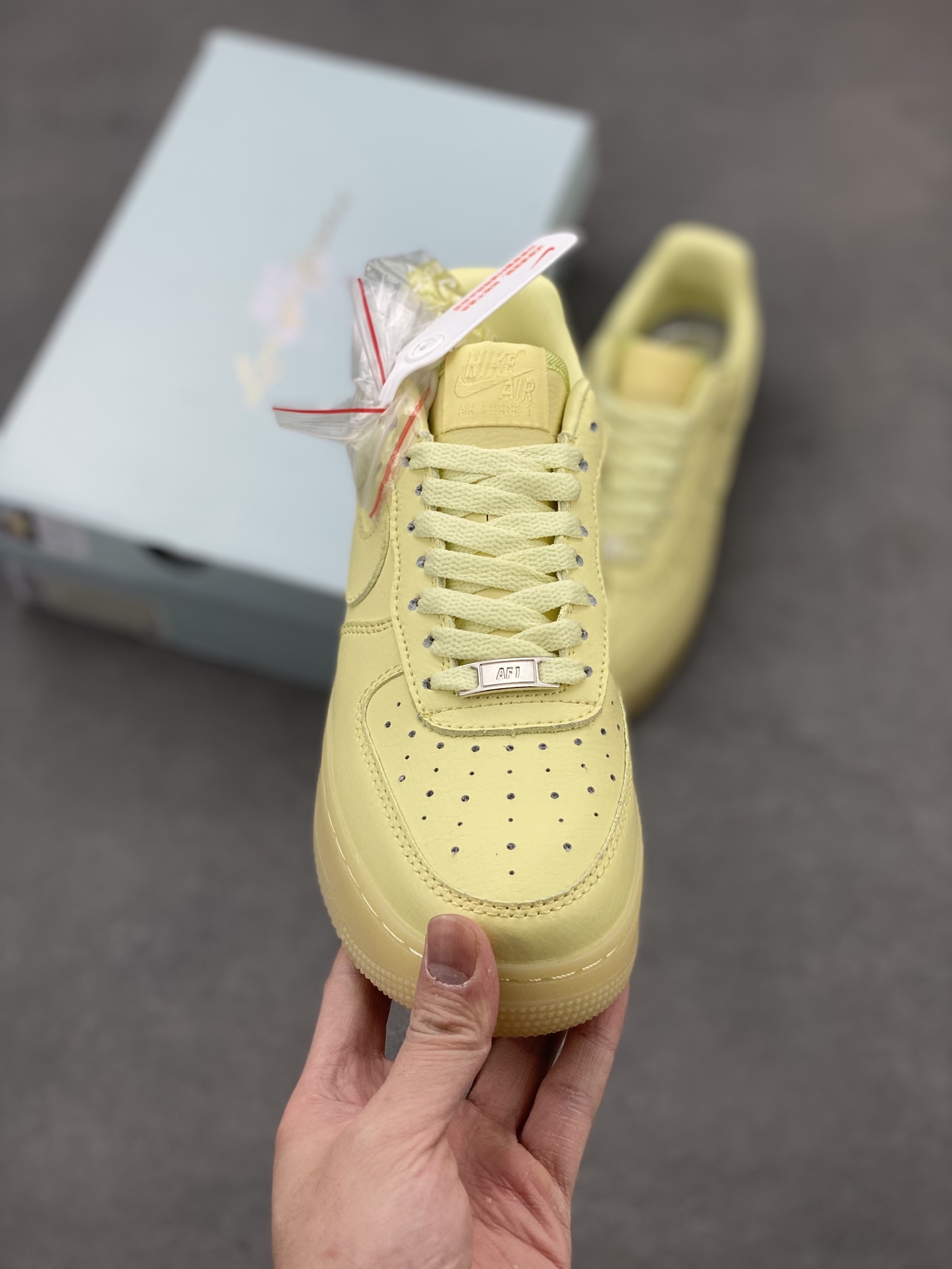 Nike Air Force 1 '07 Low Sneakers Limited Edition - CZ8065-800 3 i1742487754182 6219 0 1
