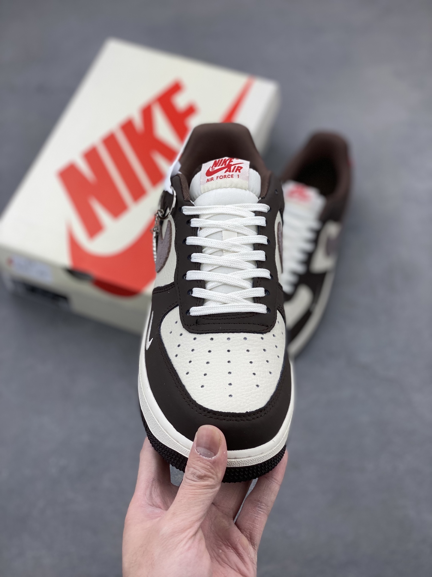 Nike Air Force 1 '07 Low Brown/White Sneakers - Limited Edition 3 i1742487916910 947 0 1