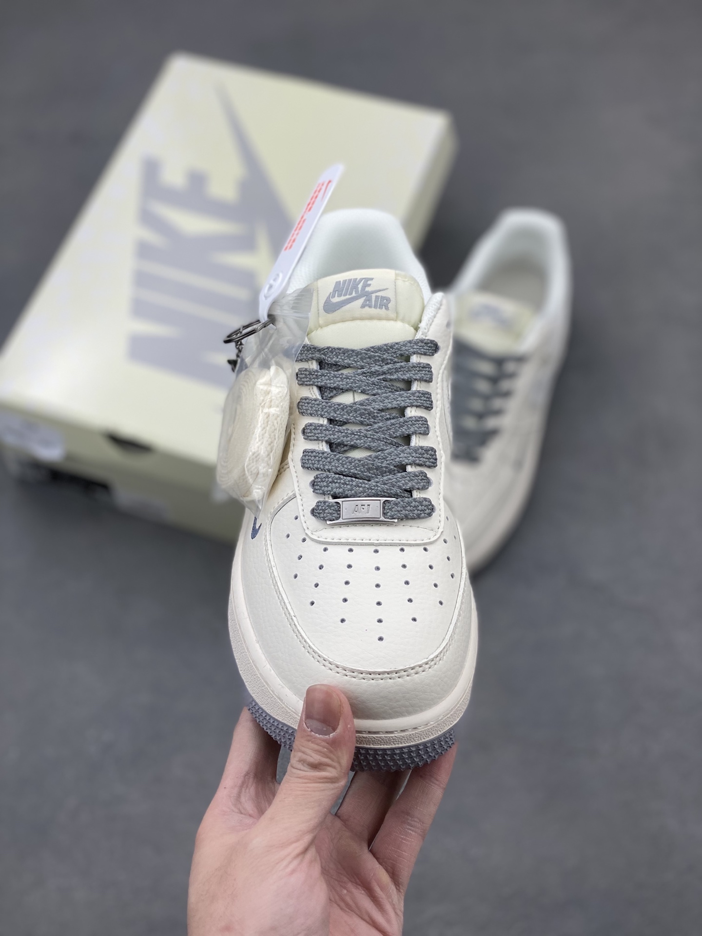 Nike Air Force 1 '07 Low Sneakers - Limited Edition, Premium Comfort 3 i1742487965365 5043 0 1