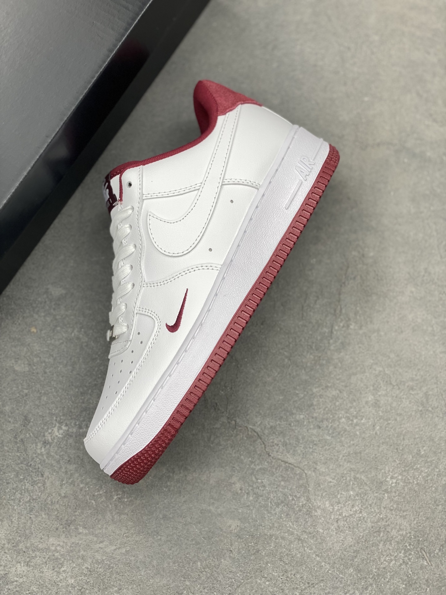 Nike Air Force 1 Low White Red - Original Edition with Air Cushioning 8 i1742488080412 9757 0 6
