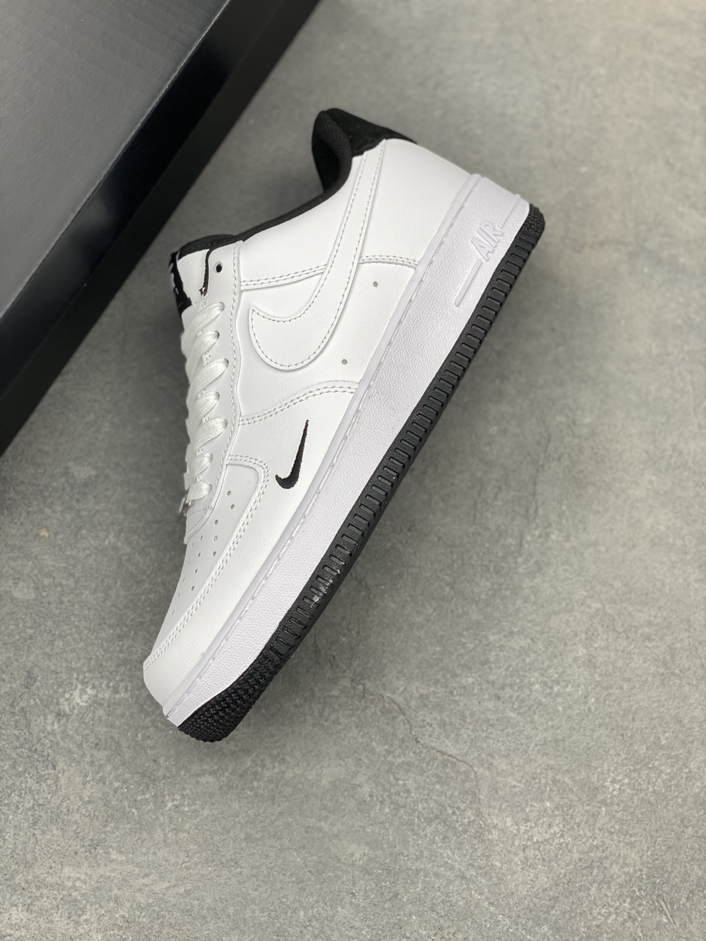 Nike Air Force 1 Low White/Black, Original Lasting, Full Honeycomb Cushion 8 i1742488126251 3175 0 6