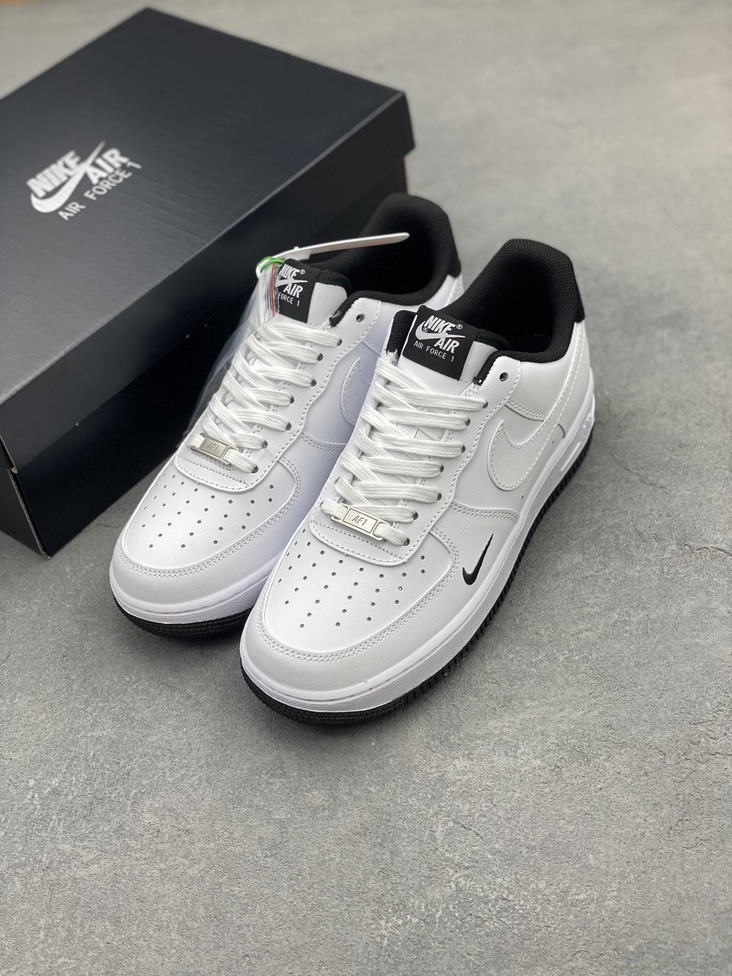 Nike Air Force 1 Low White/Black, Original Lasting, Full Honeycomb Cushion 9 i1742488137888 7679 0 7