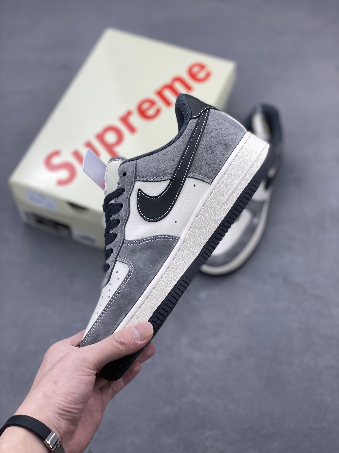 Nike Air Force 1 '07 Low Supreme Sneakers - Limited Edition, Comfortable Fit 4 i1742659658442 762 0 2