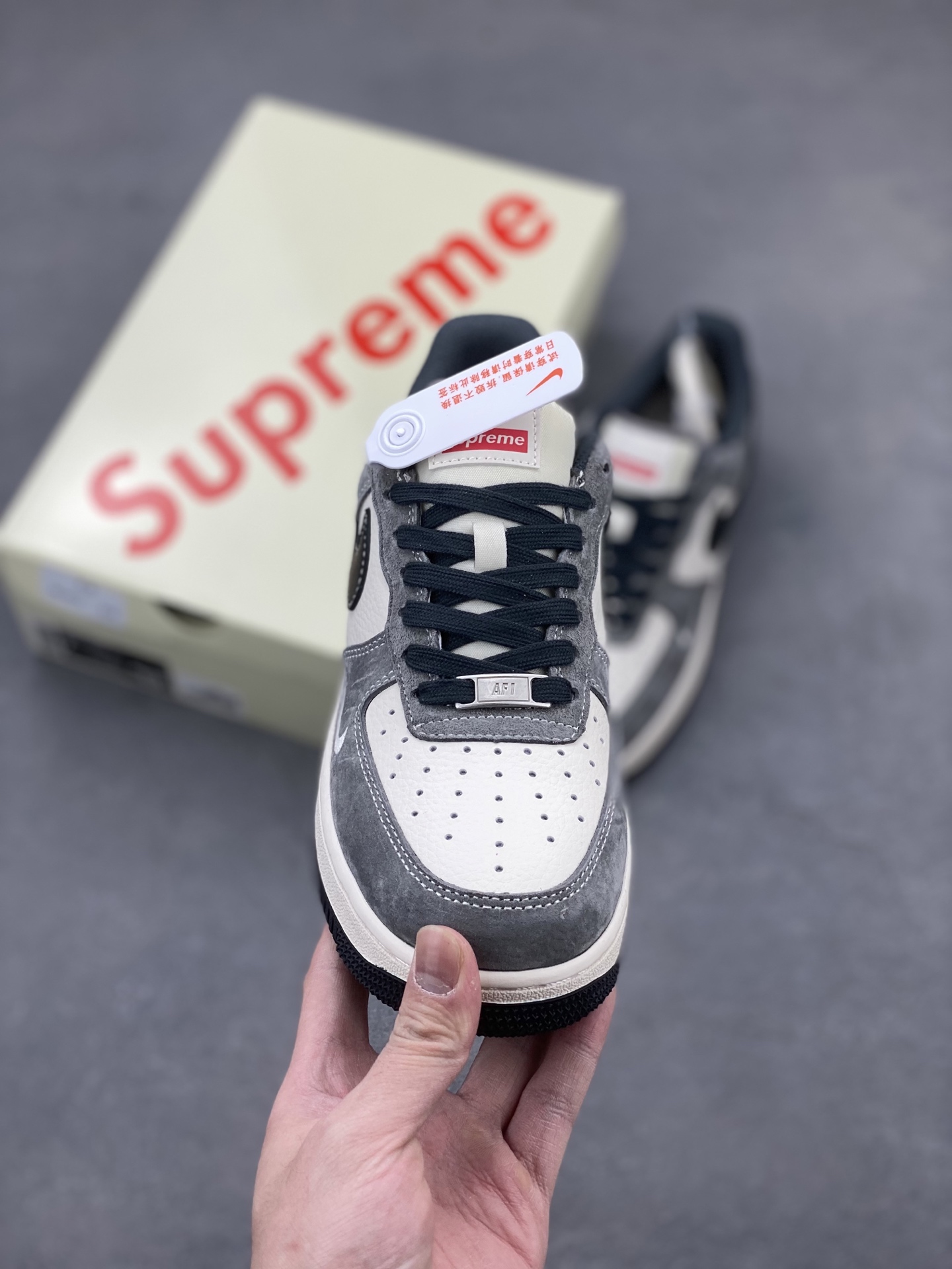 Nike Air Force 1 '07 Low Supreme Sneakers - Limited Edition, Comfortable Fit 3 i1742659661313 7953 0 1